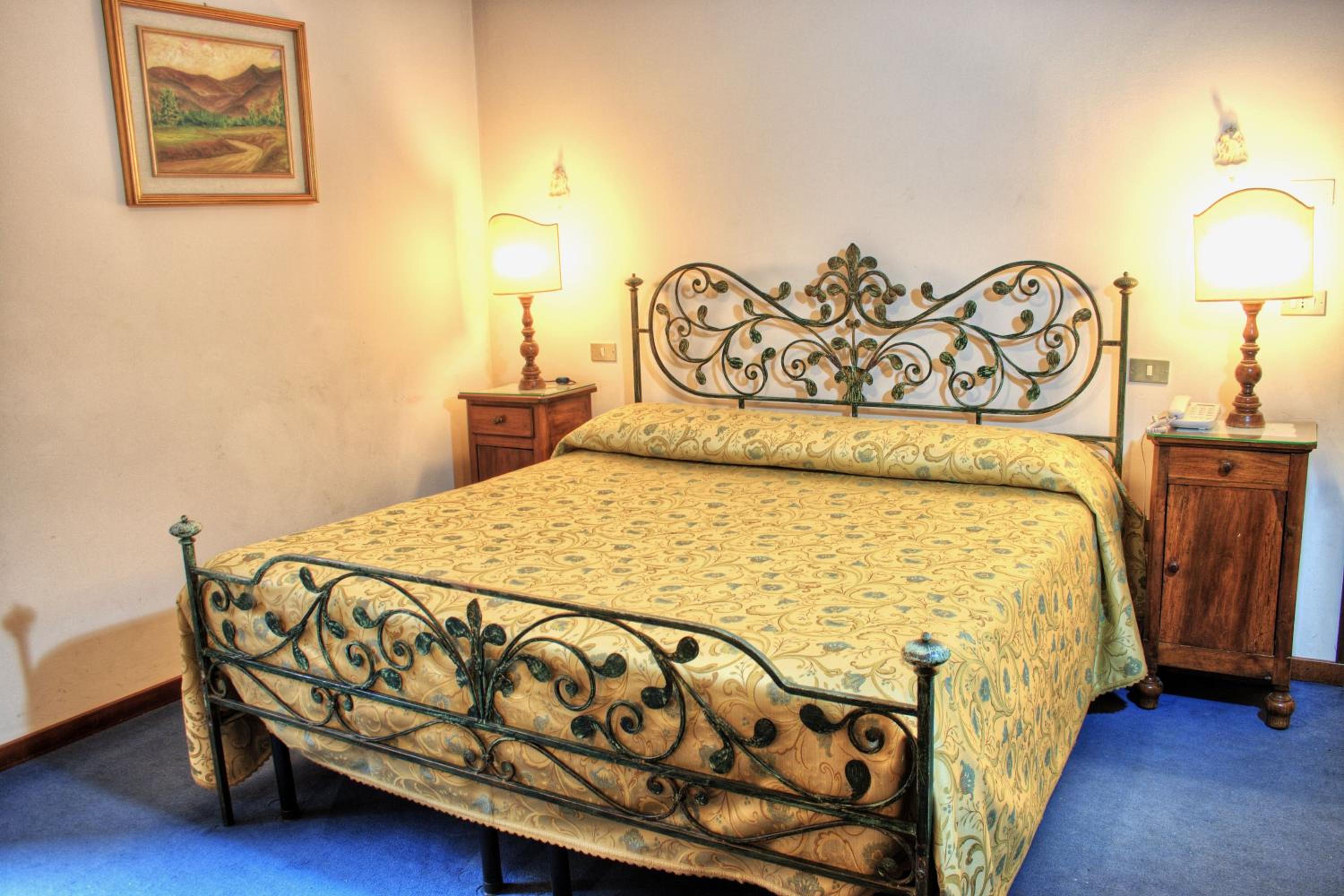 Double or Twin Room - Photo 7