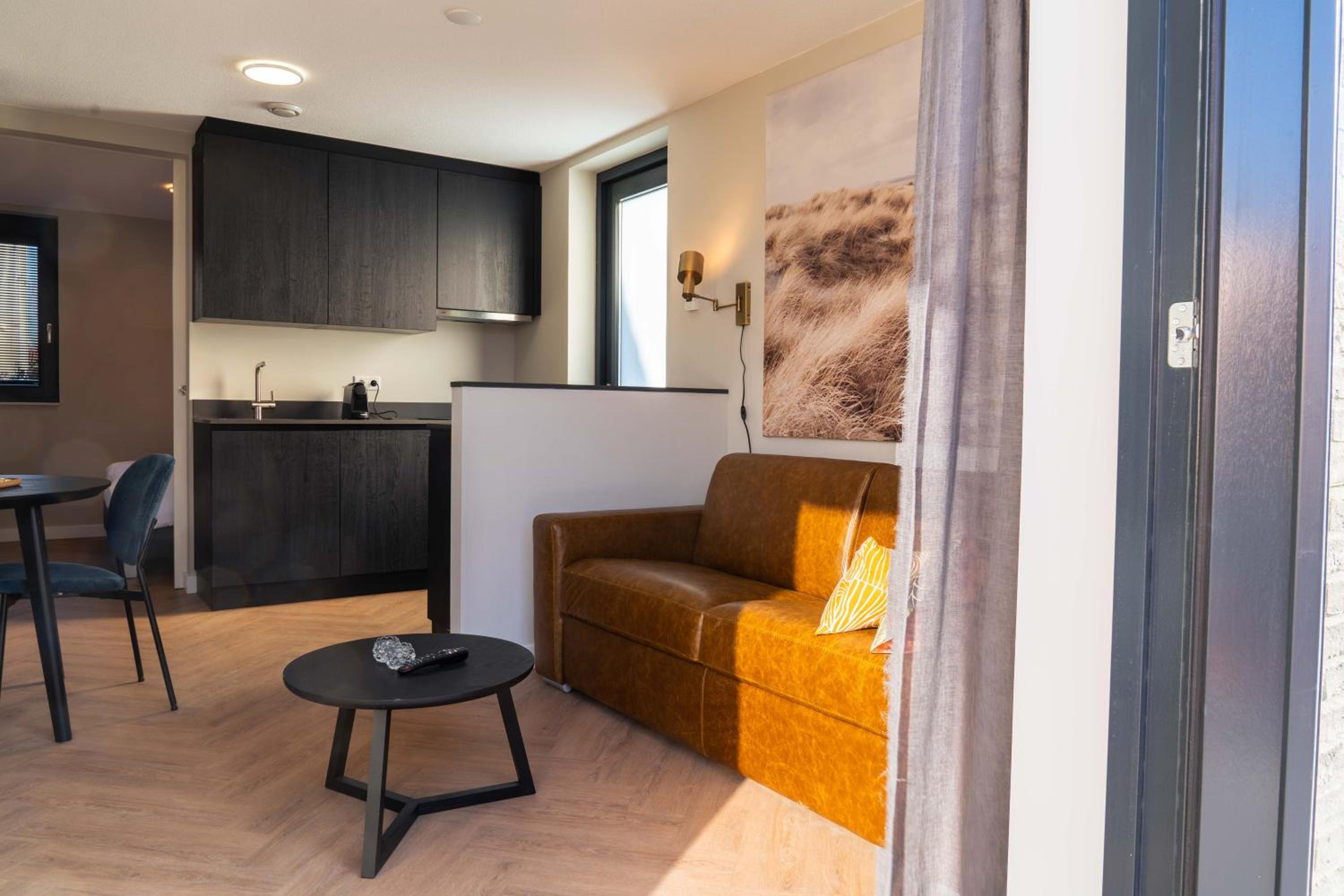 One-Bedroom Apartment photo 2