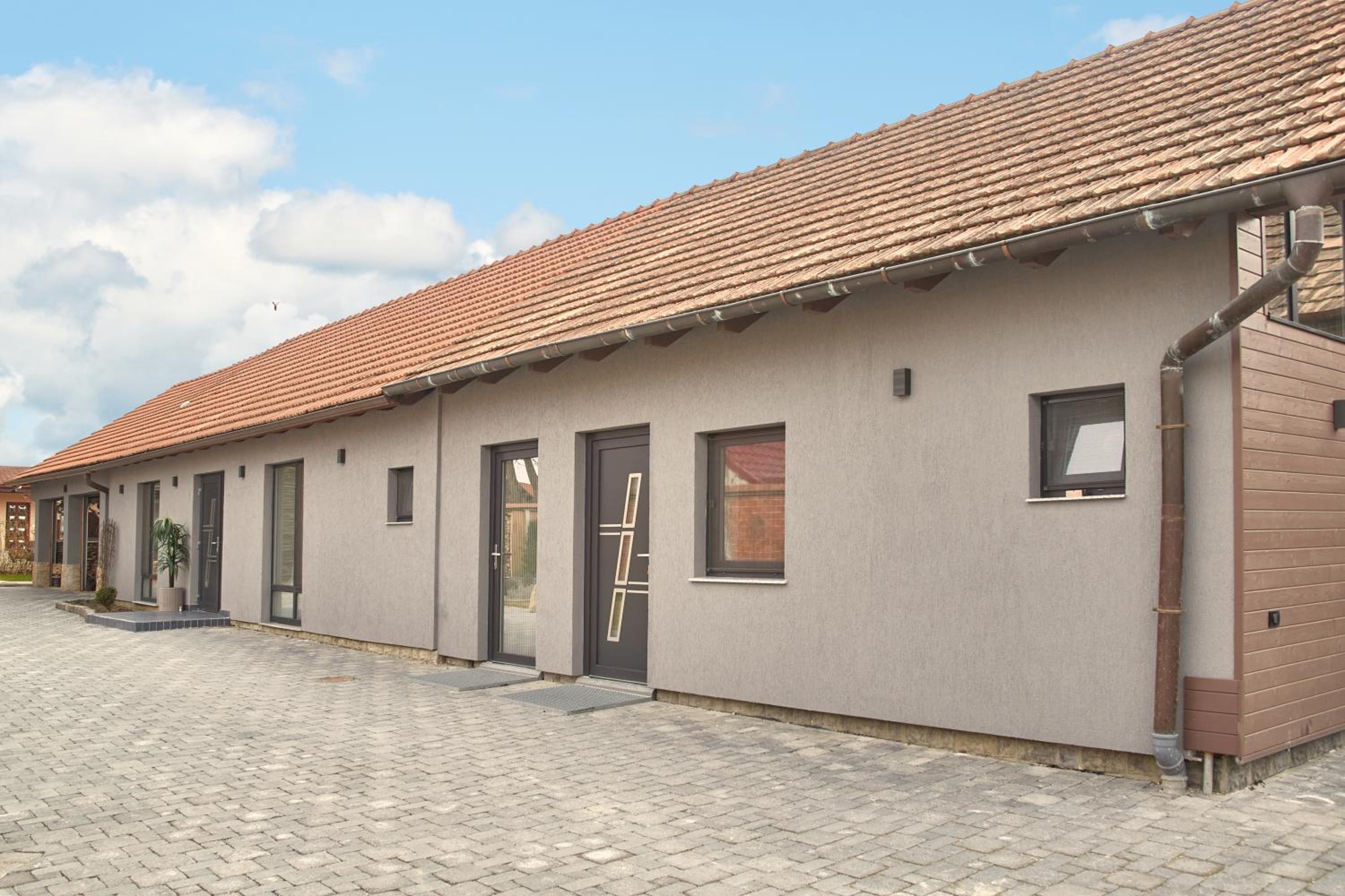 One-Bedroom House - Photo 4