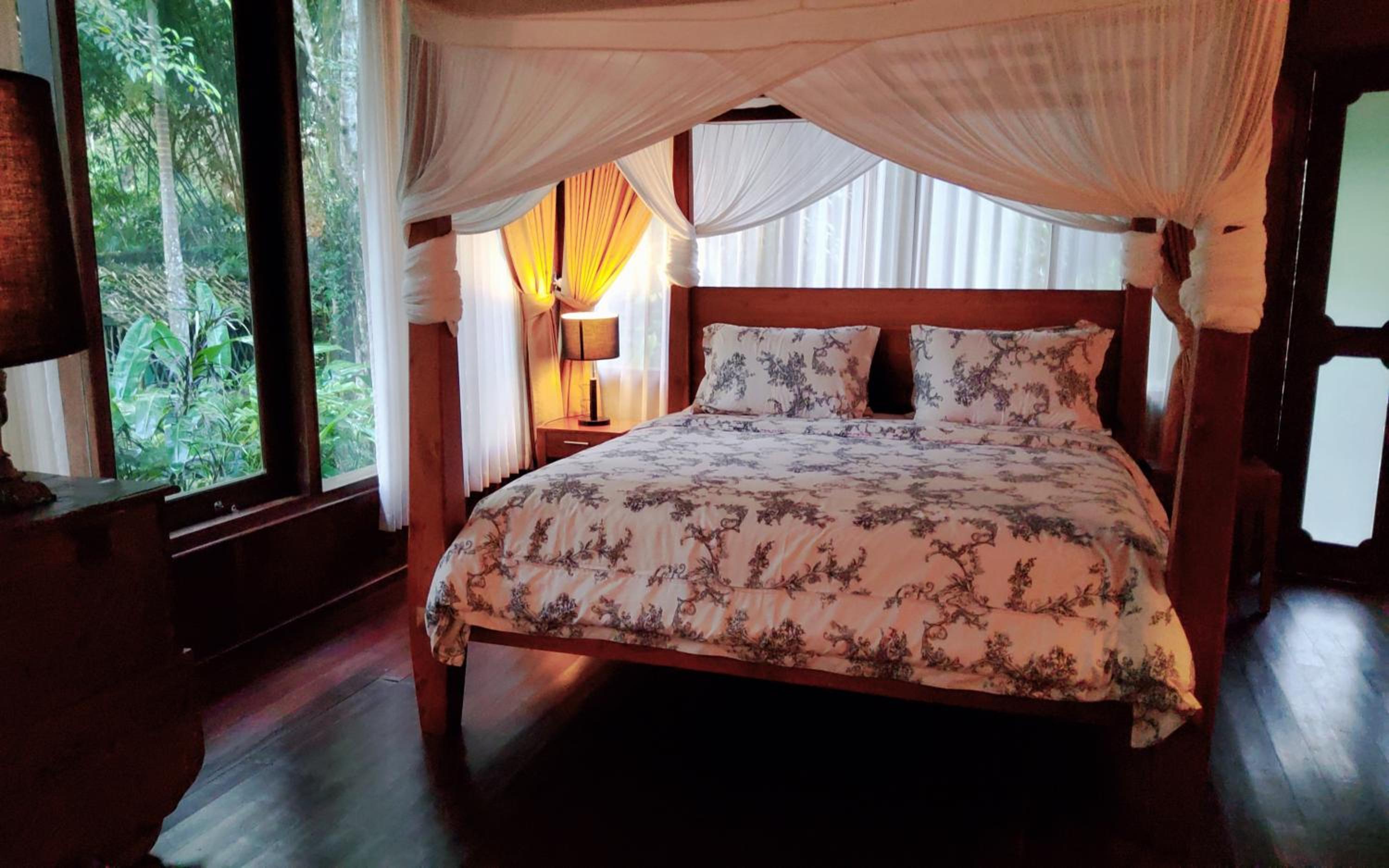 Suite with River View - Photo 14