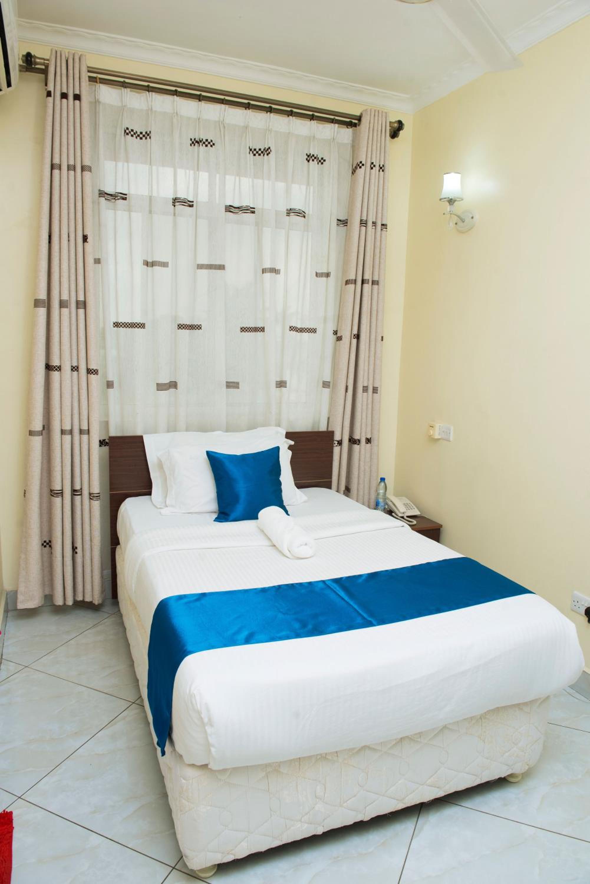 Deluxe Single Room
