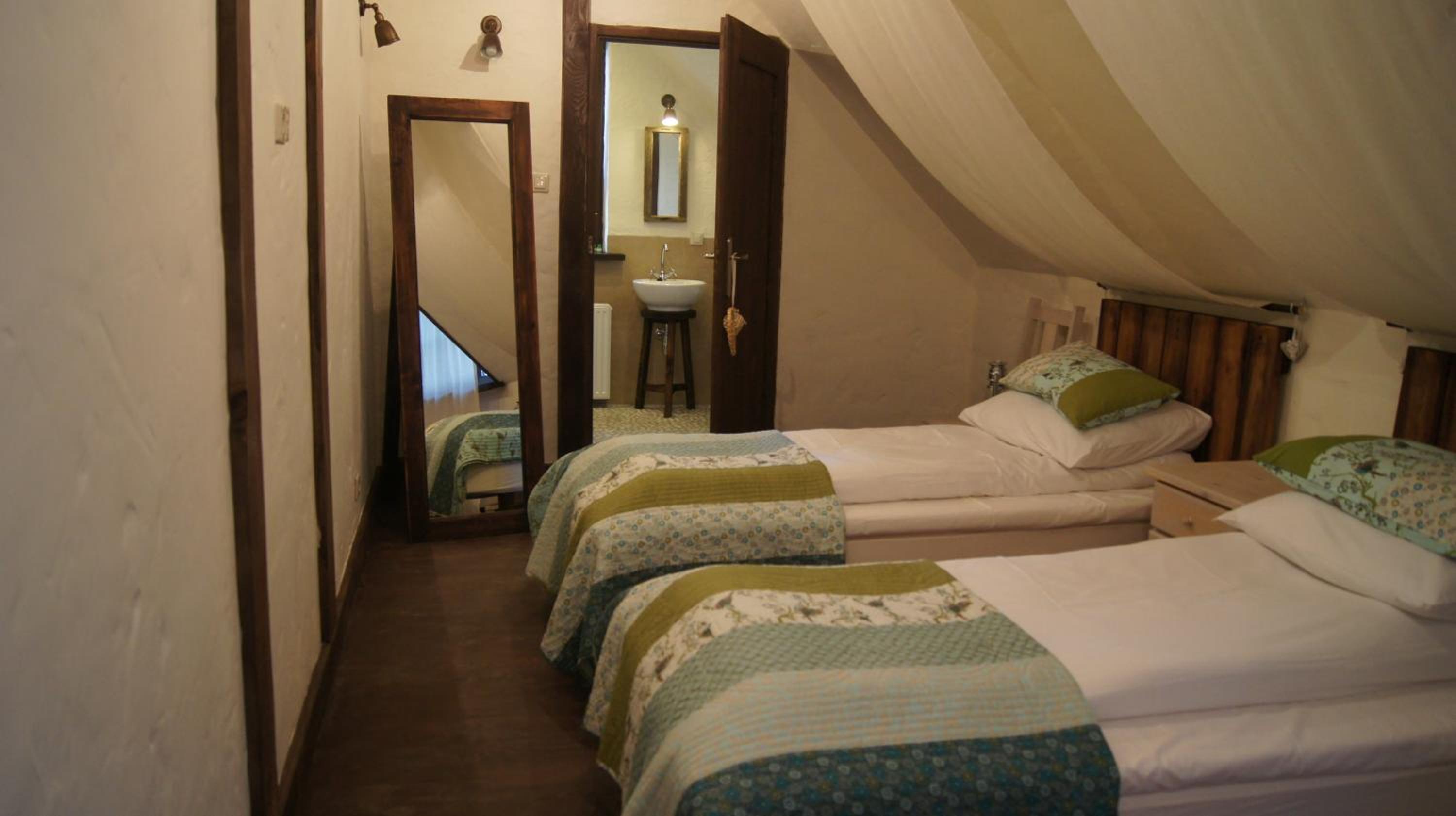 Deluxe Family Room - Photo 1