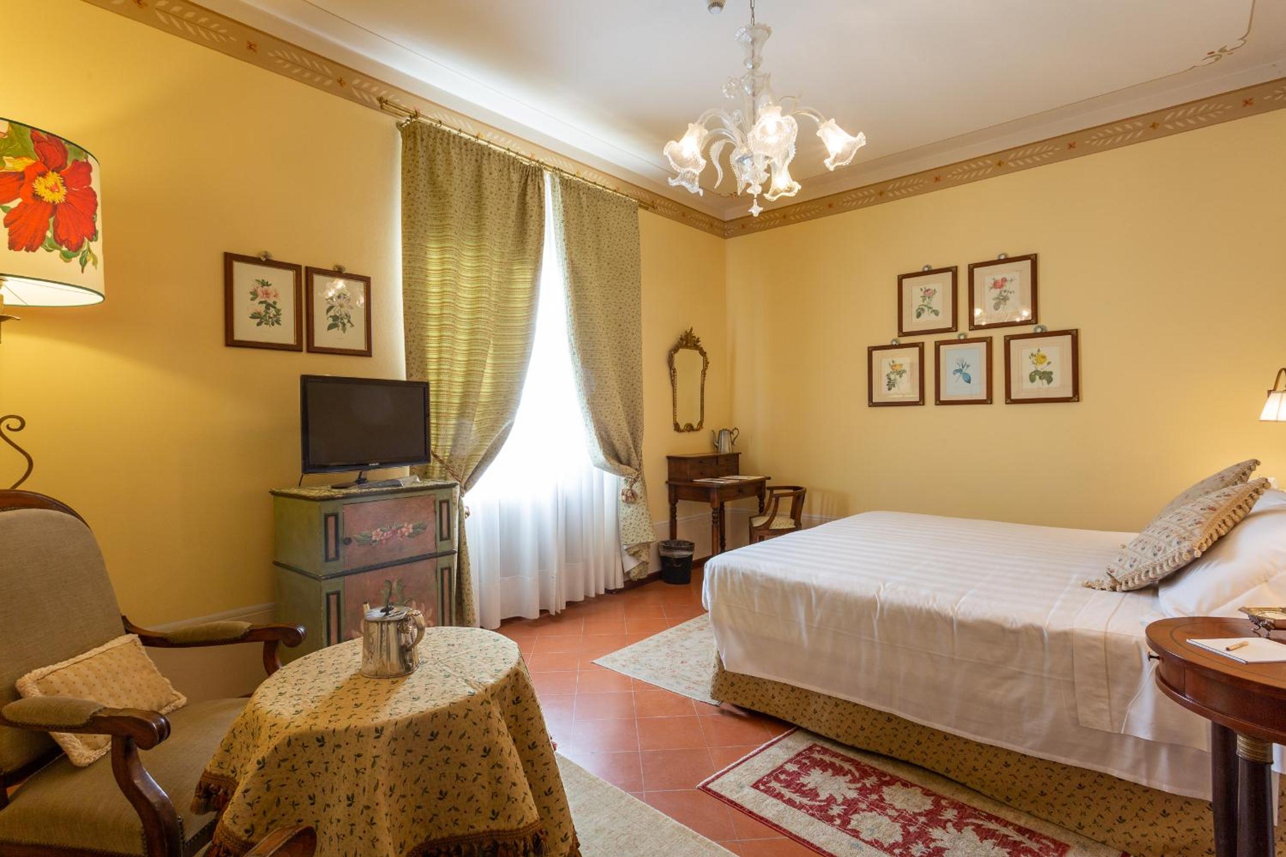 Superior King Room - Photo 4