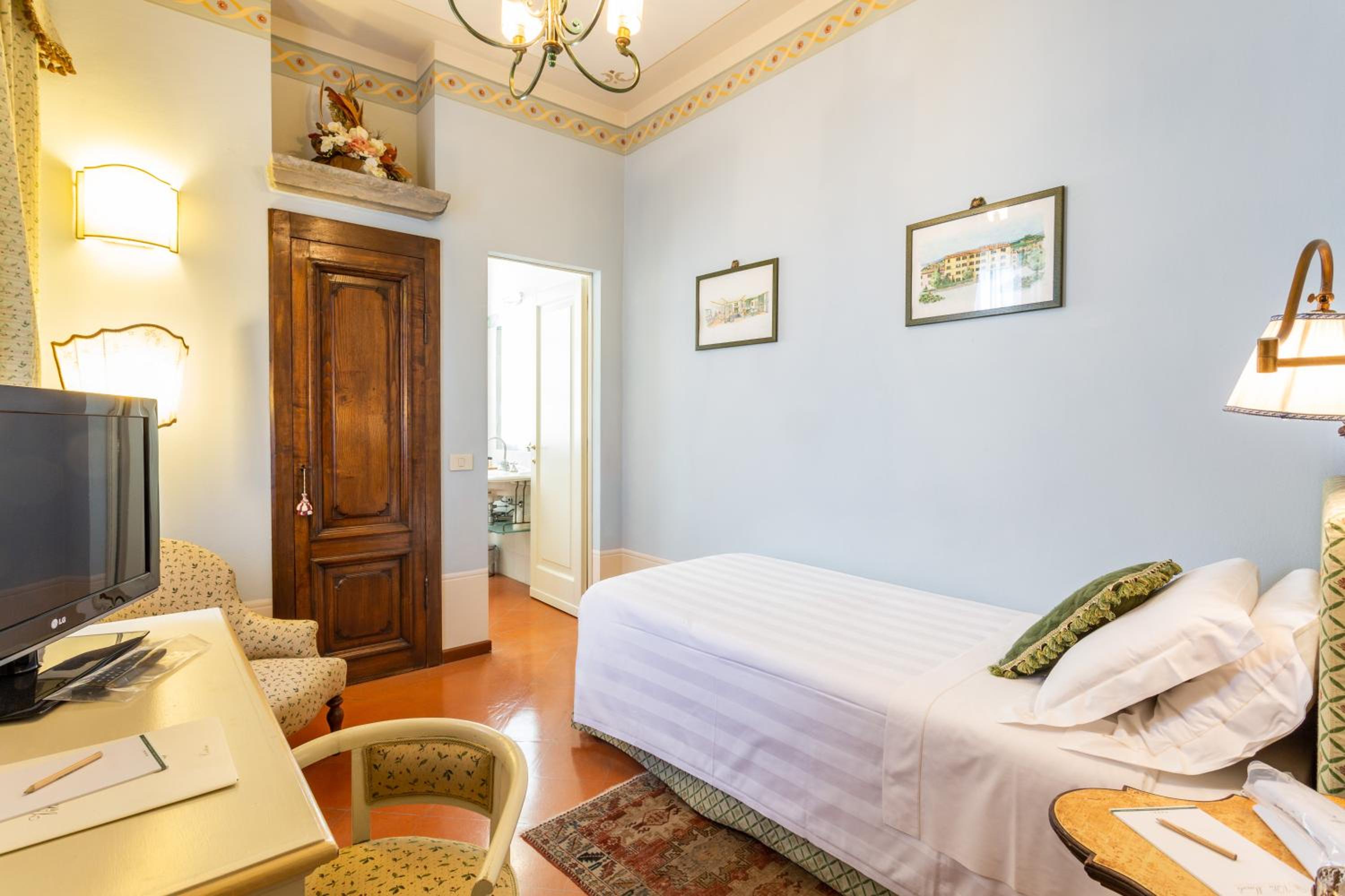 Single Room - Photo 1