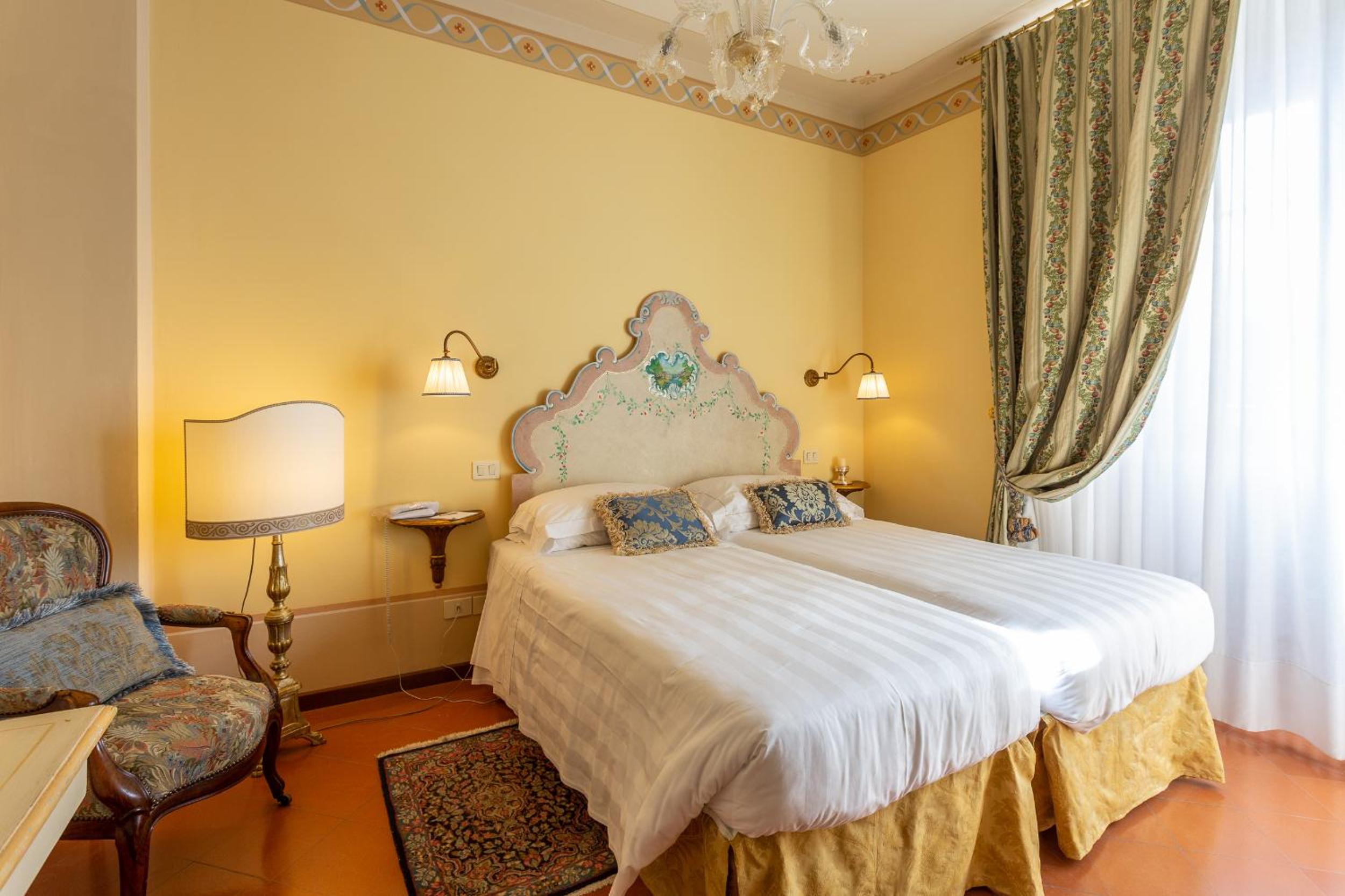 Standard King Room - Photo 4