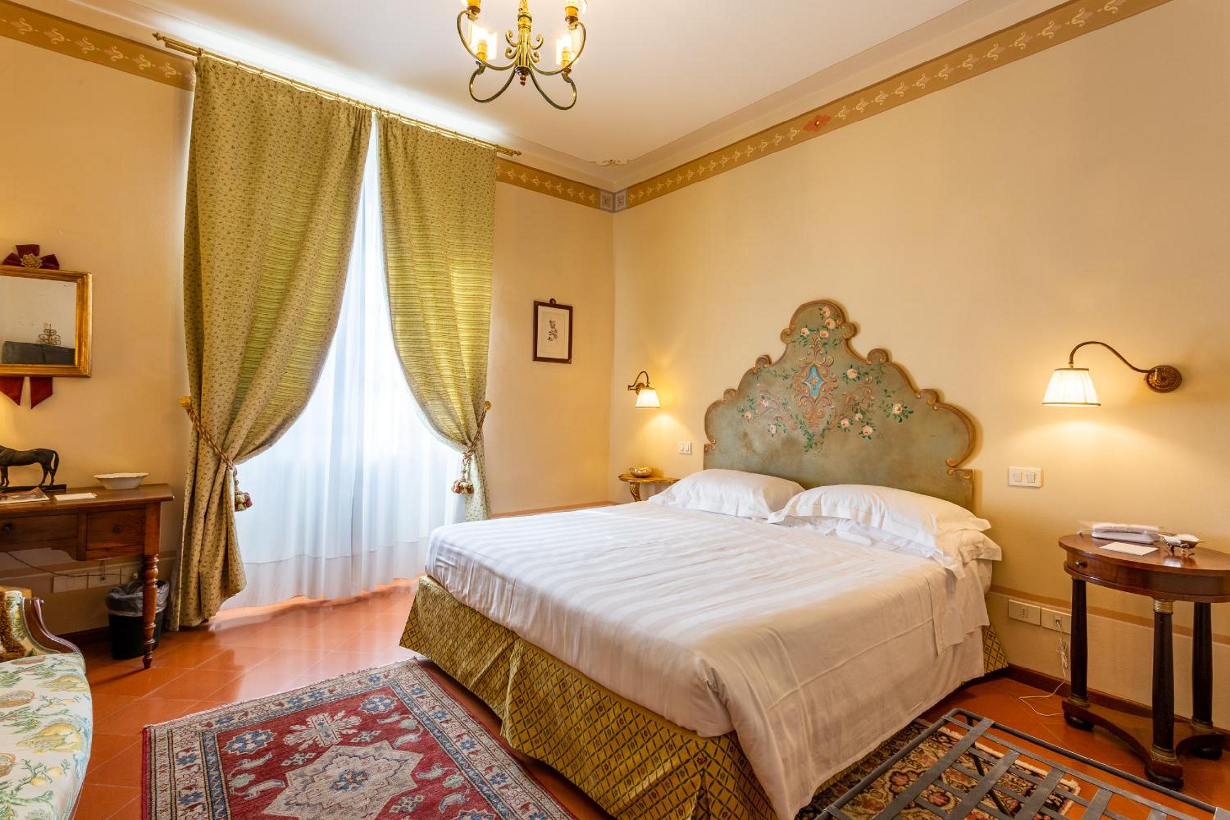 Superior King Room - Photo 6