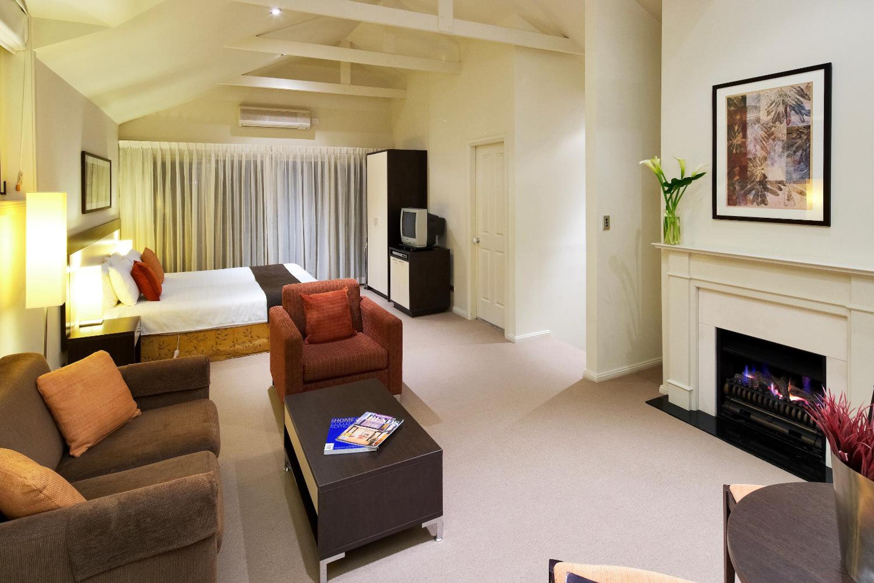 Studio Apartment photo 2