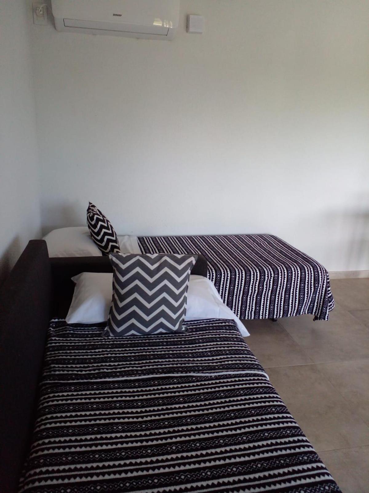 One-Bedroom House photo 1