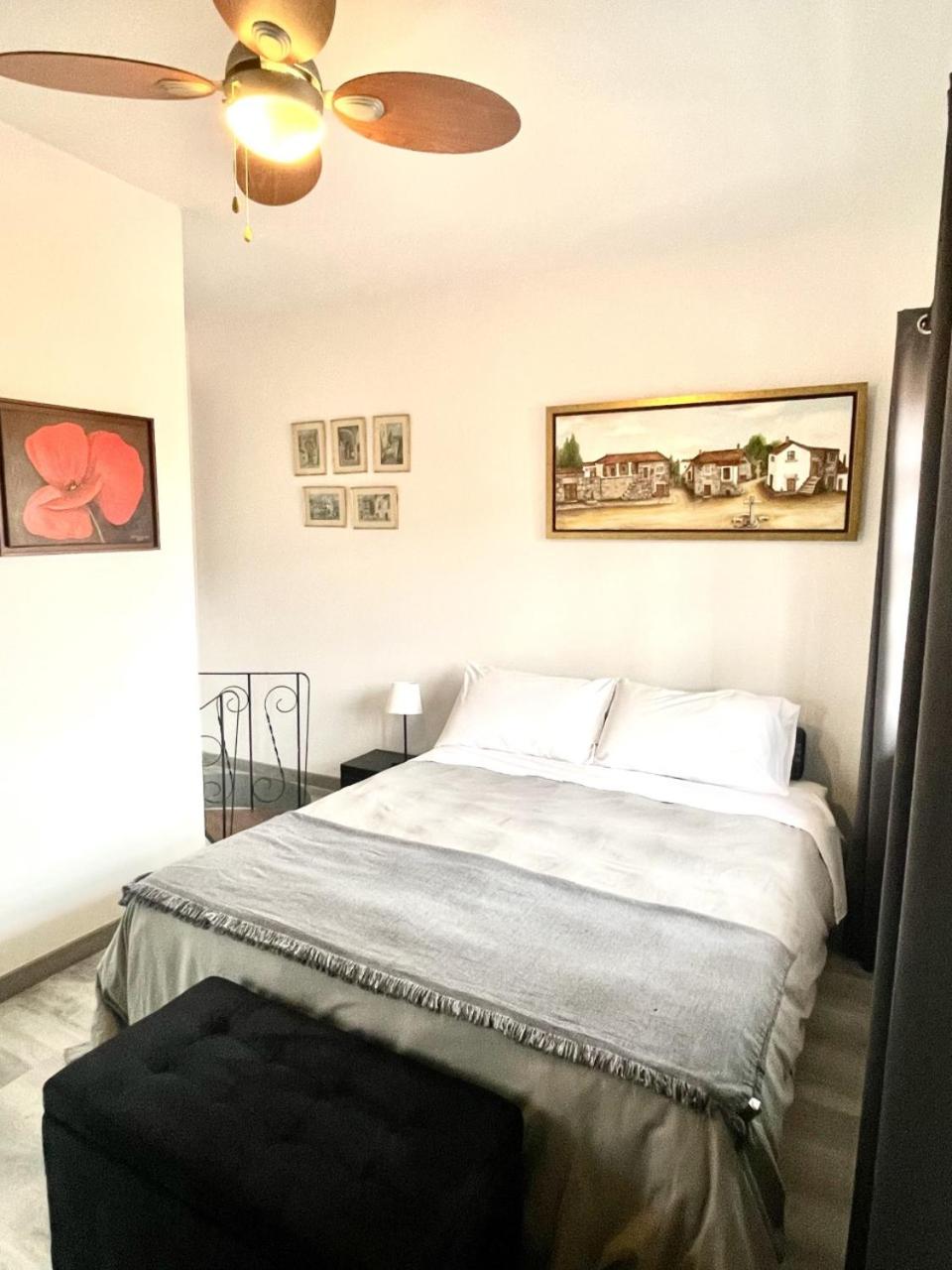 One-Bedroom House - Photo 30