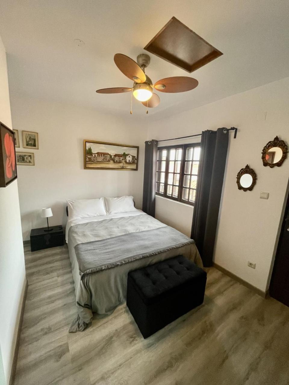 One-Bedroom House - Photo 31