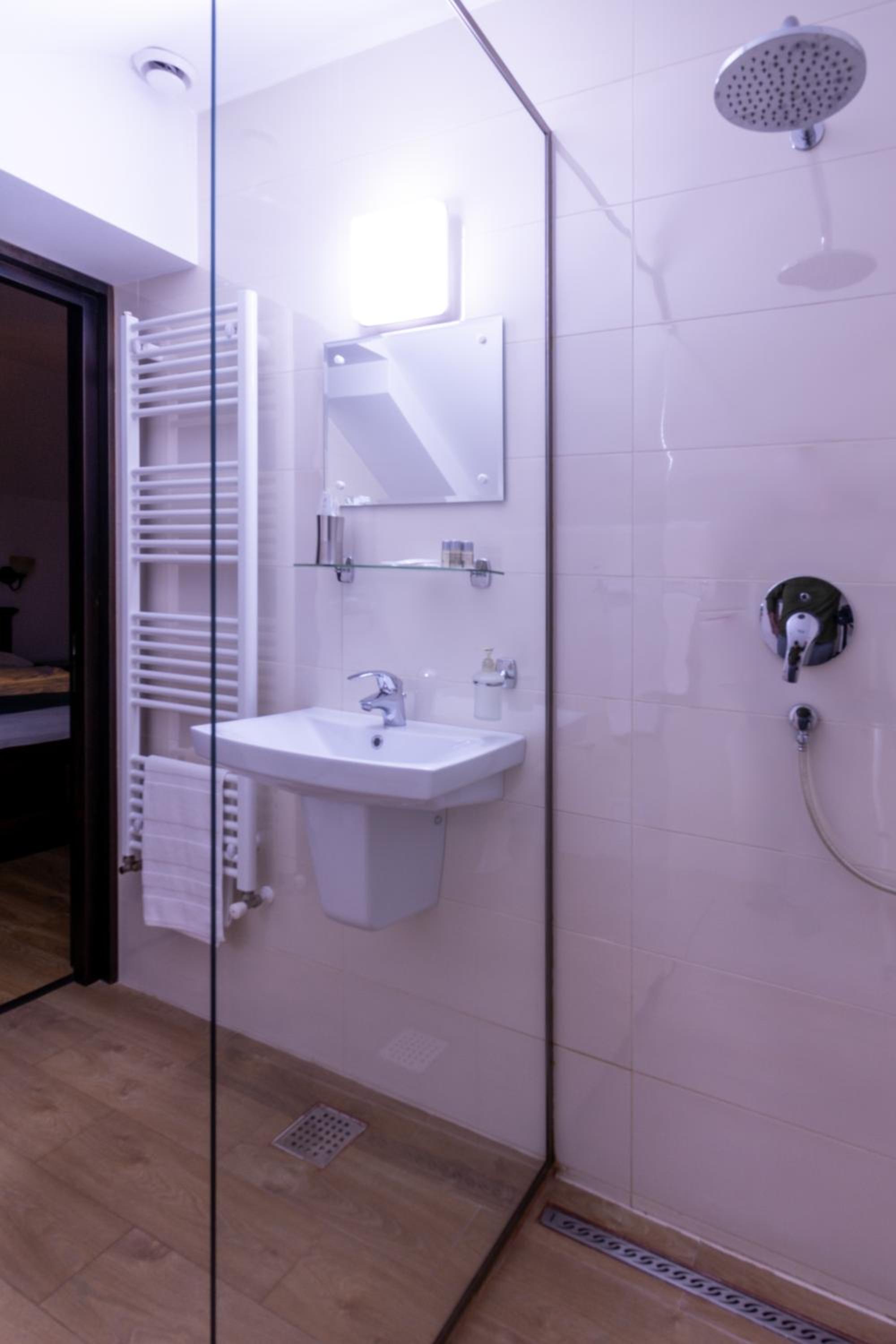 Double Room with Private Bathroom photo 3