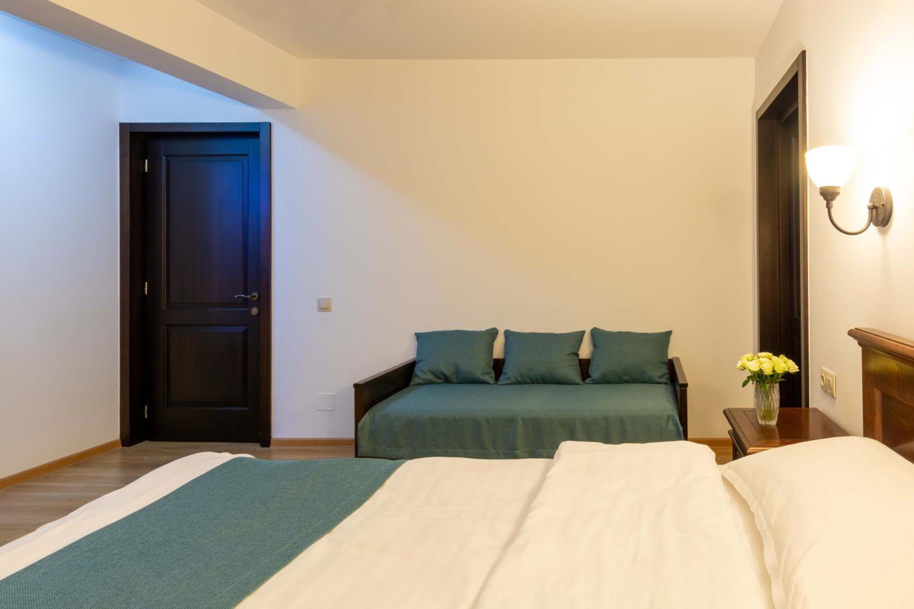 Double Room with Private Bathroom photo 2