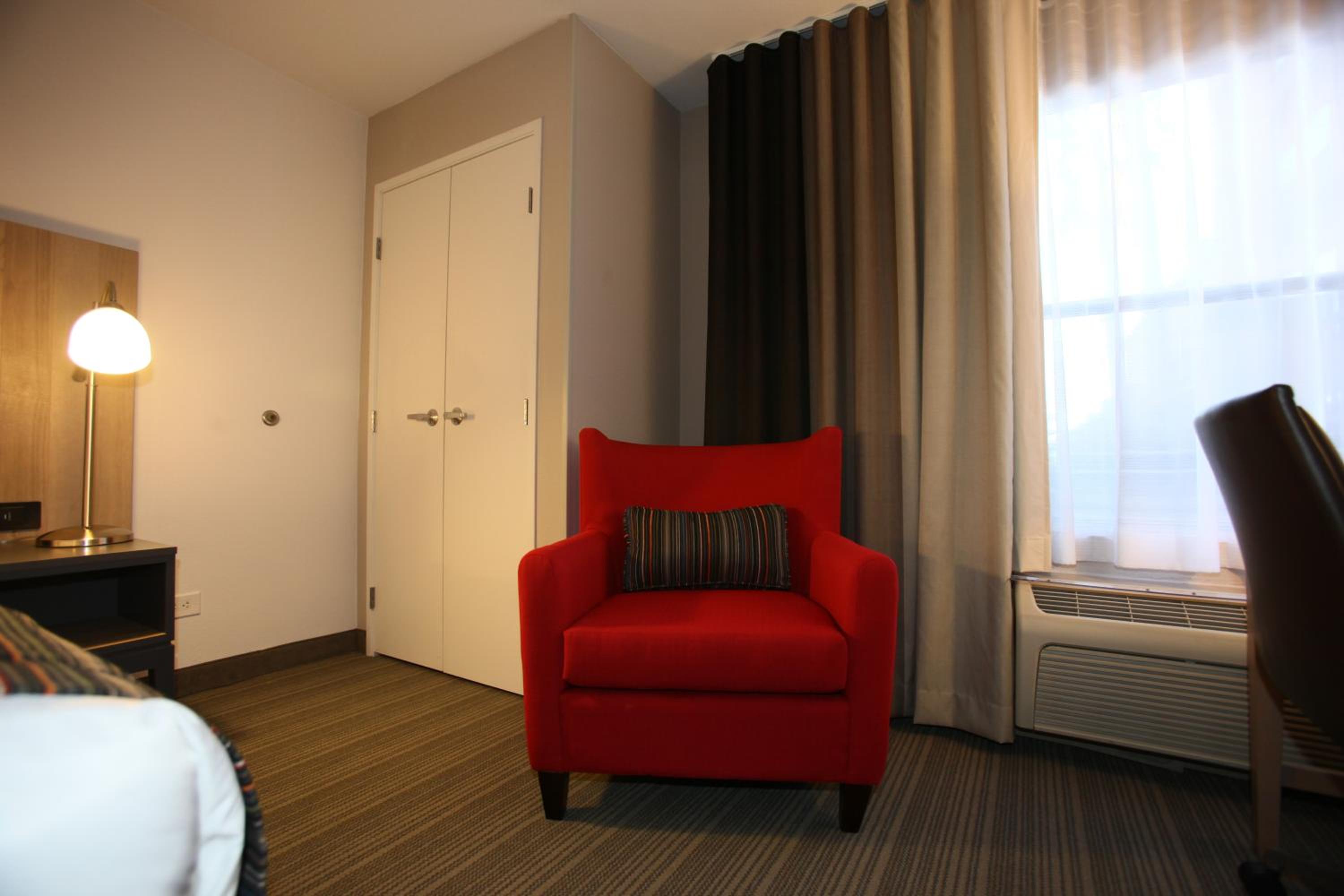 King Suite - Disability Access - Photo 5