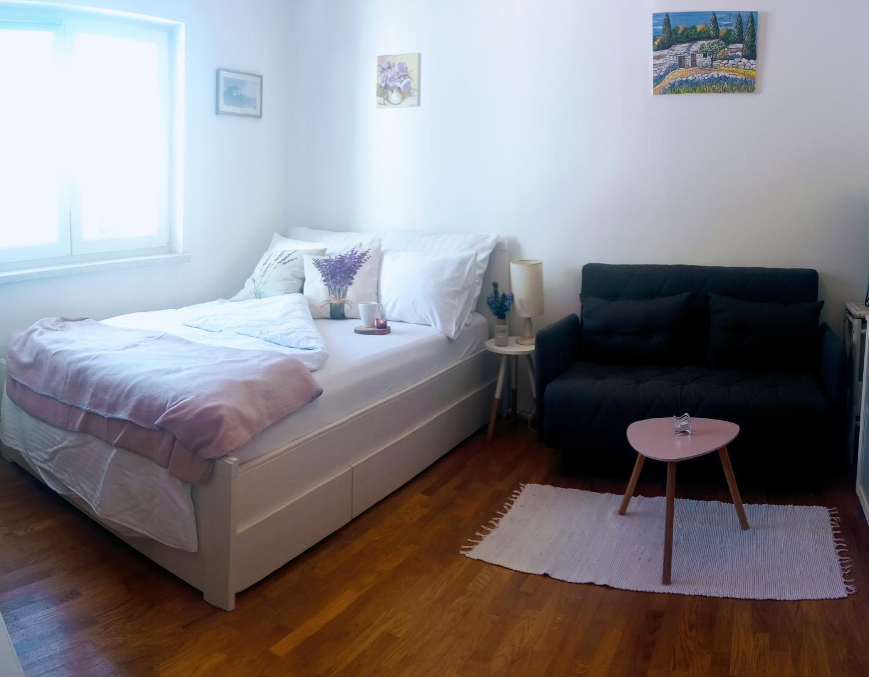 Studio Apartment photo 1