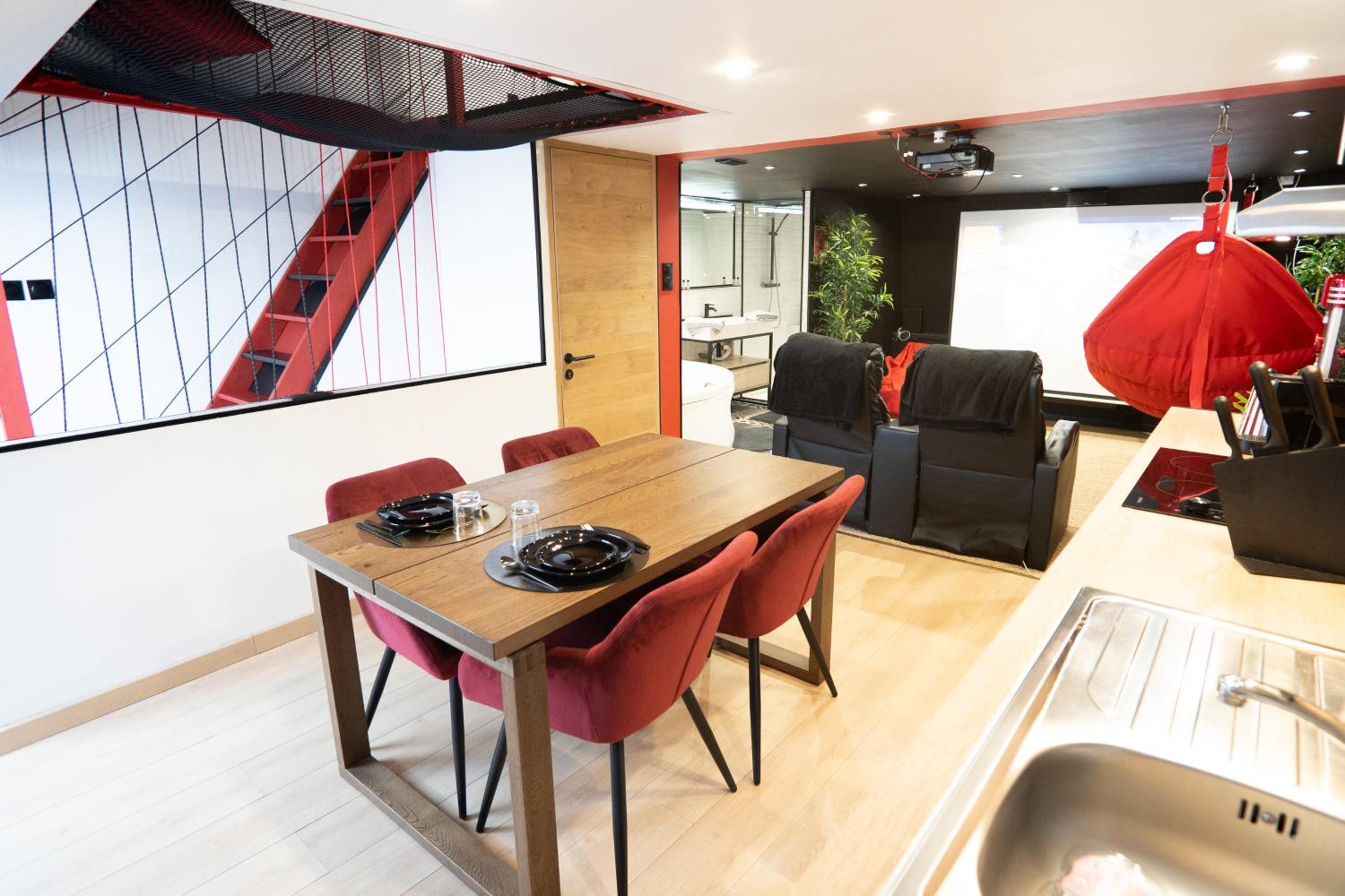 One-Bedroom Apartment - Photo 9