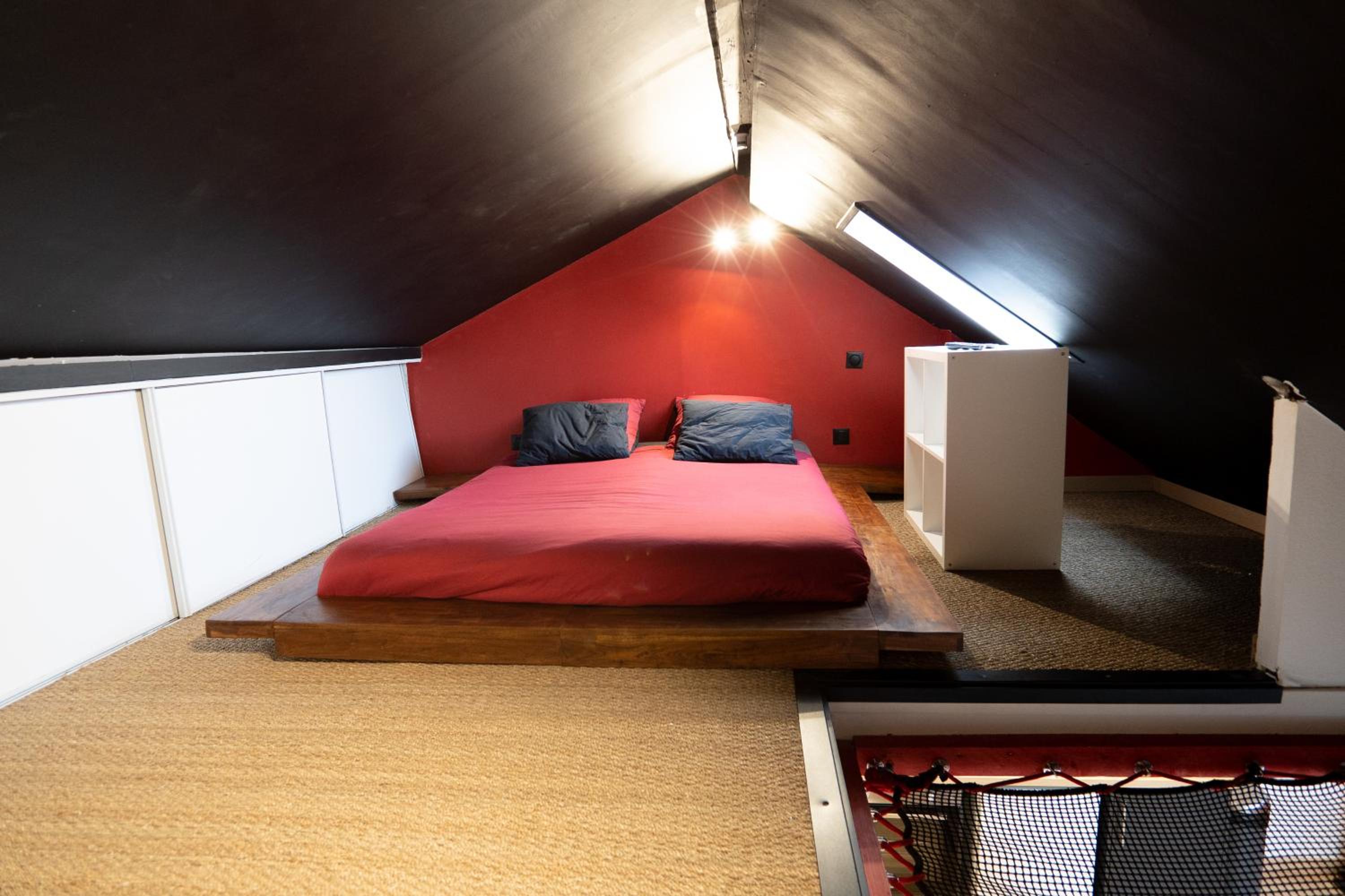 One-Bedroom Apartment - Photo 10