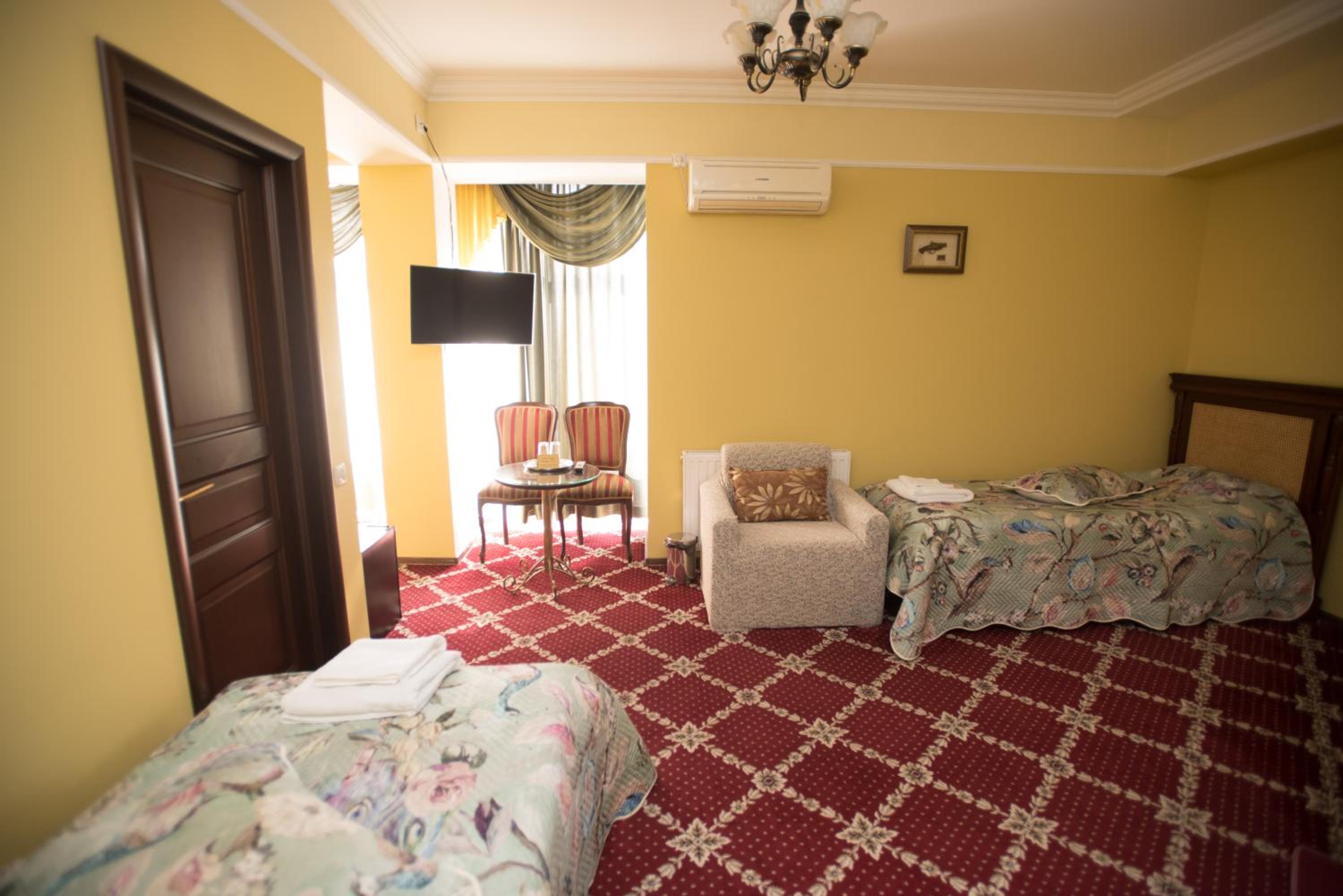 Superior Twin Room with City View