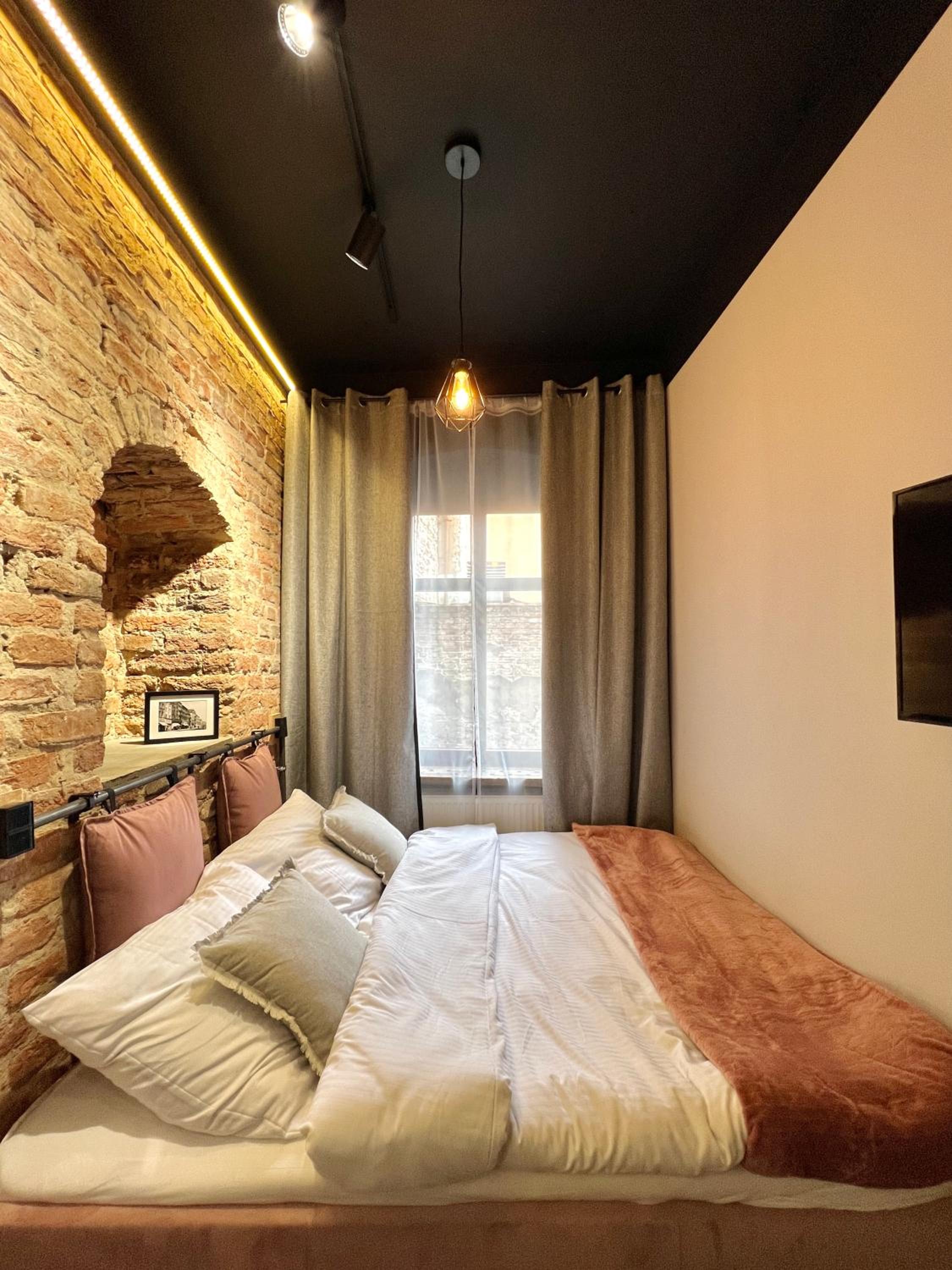 One-Bedroom Apartment - Photo 24