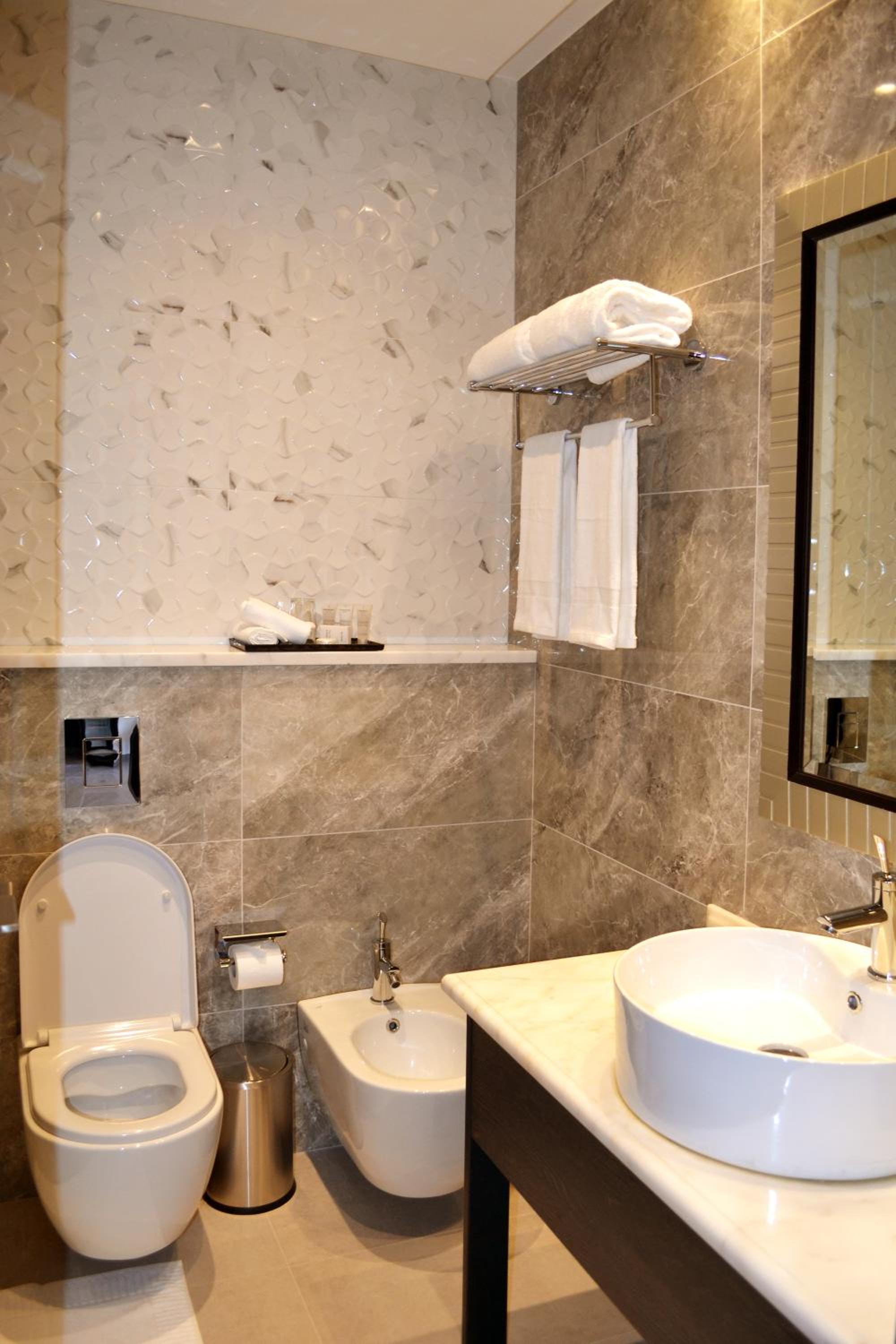 Standard Double Room - Photo 11
