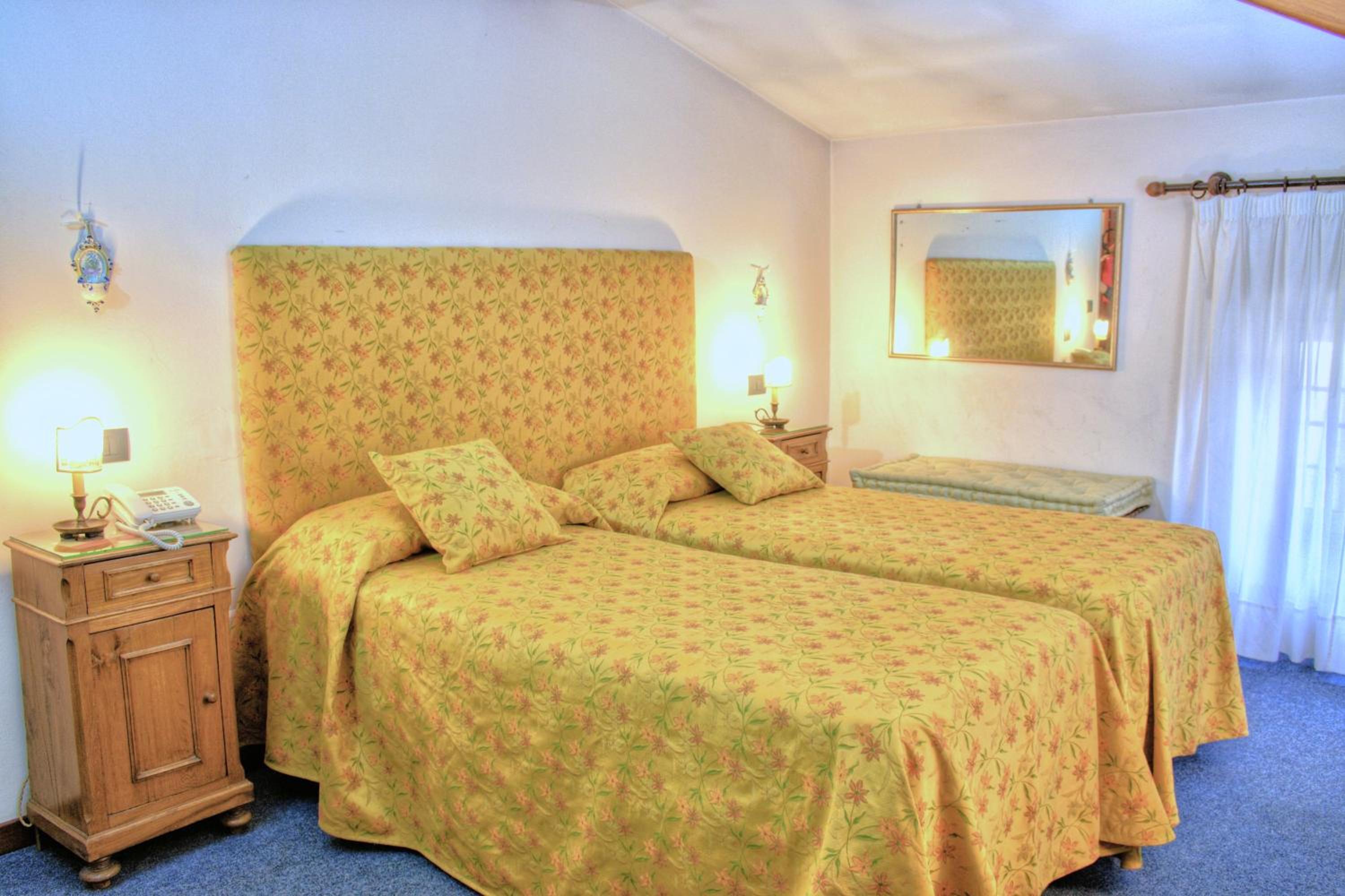 Double or Twin Room - Photo 12