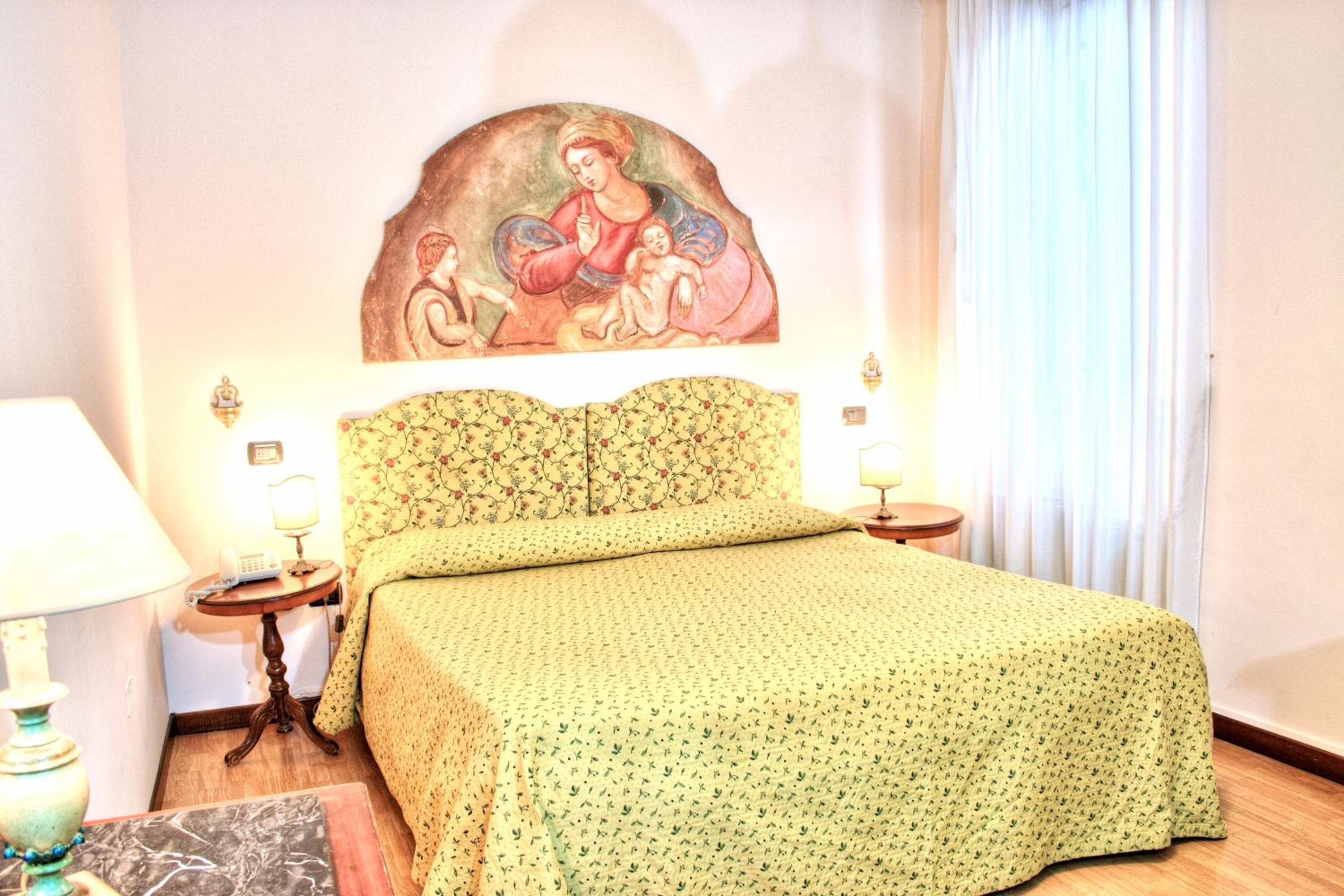 Double or Twin Room - Photo 13