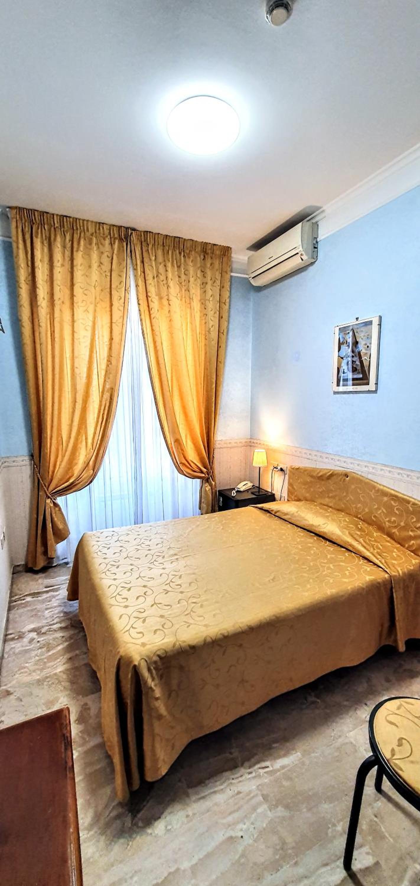 Single Room photo 3