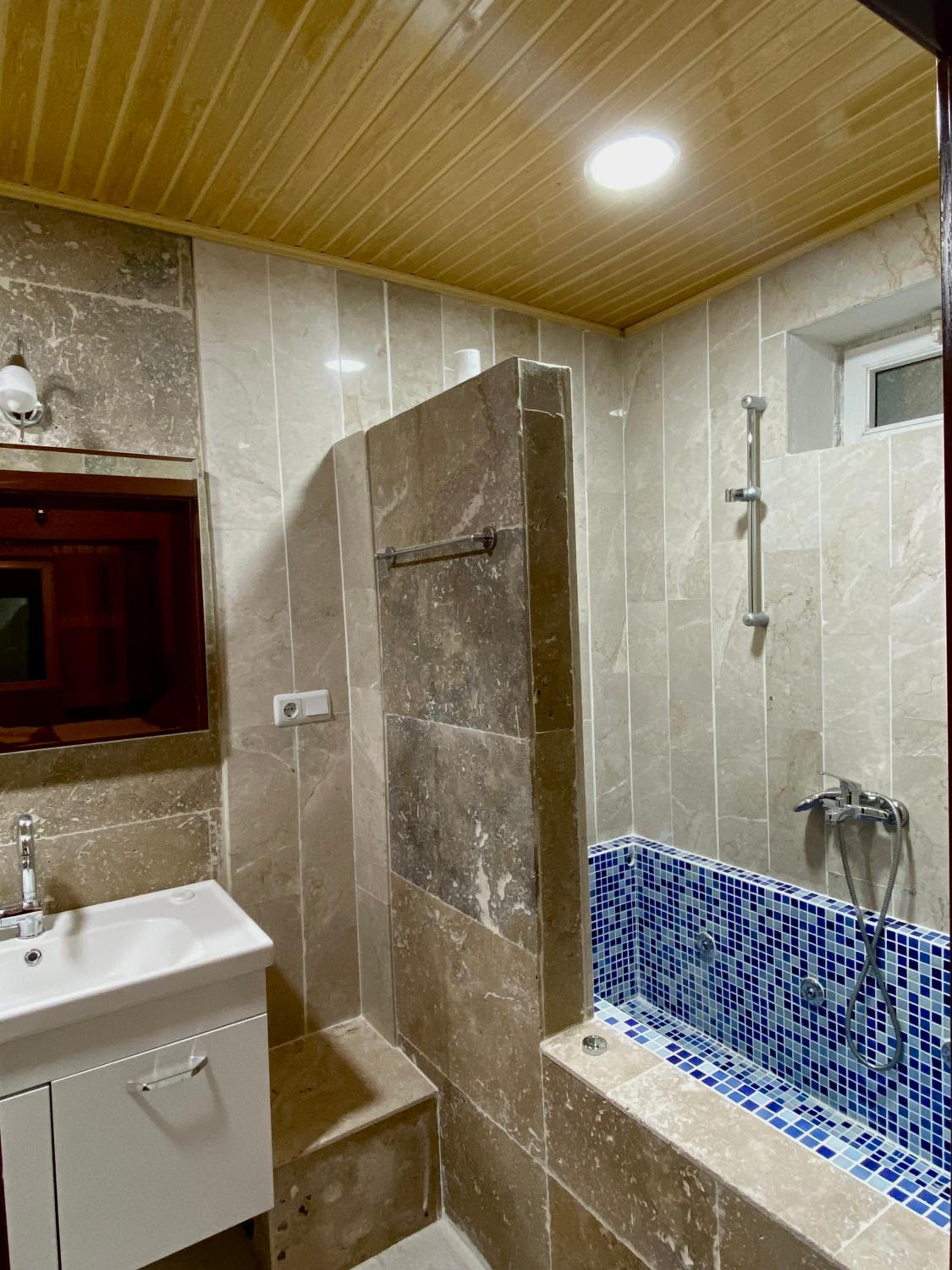 Standard Double Room - Photo 2