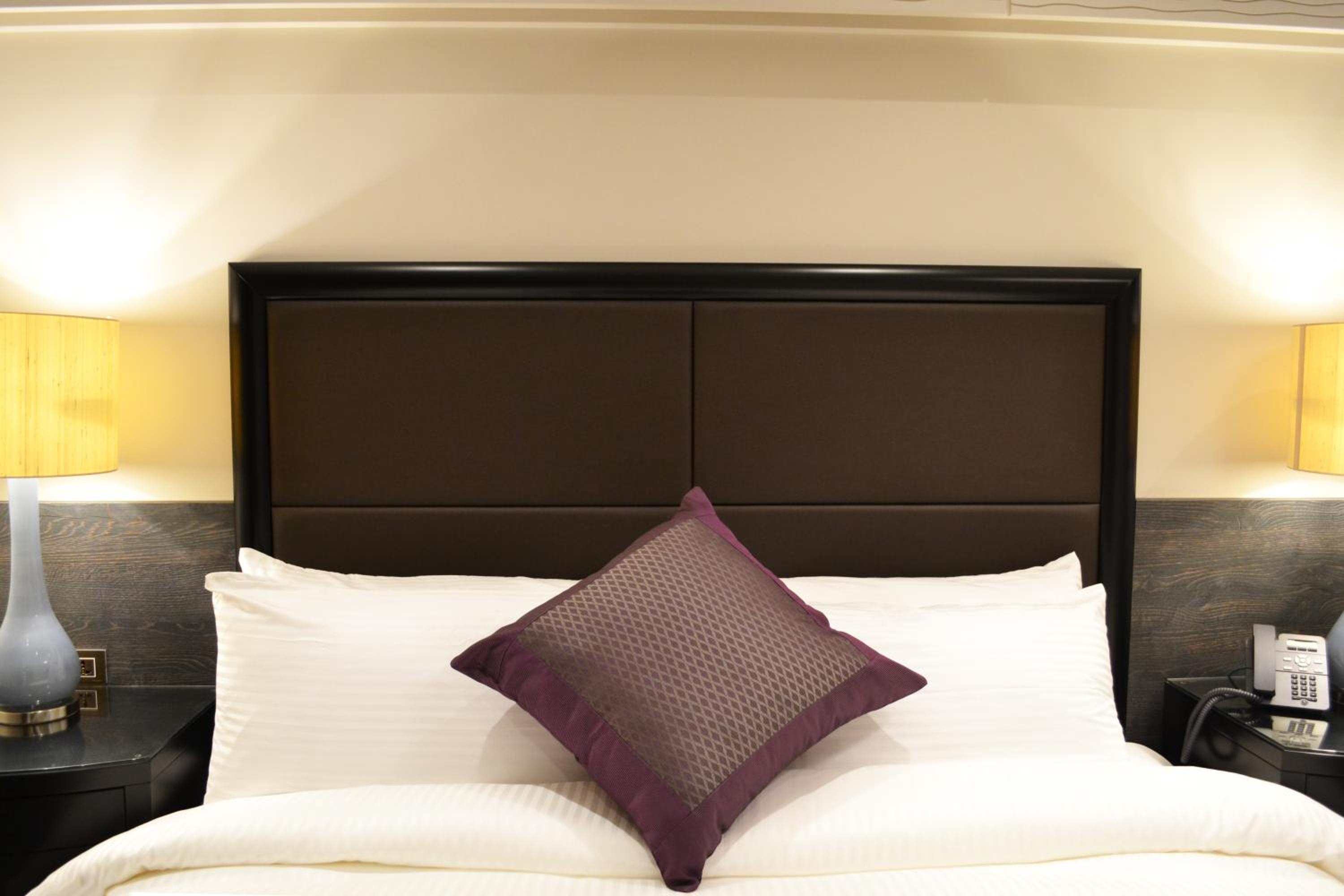 Executive Suite - Photo 13