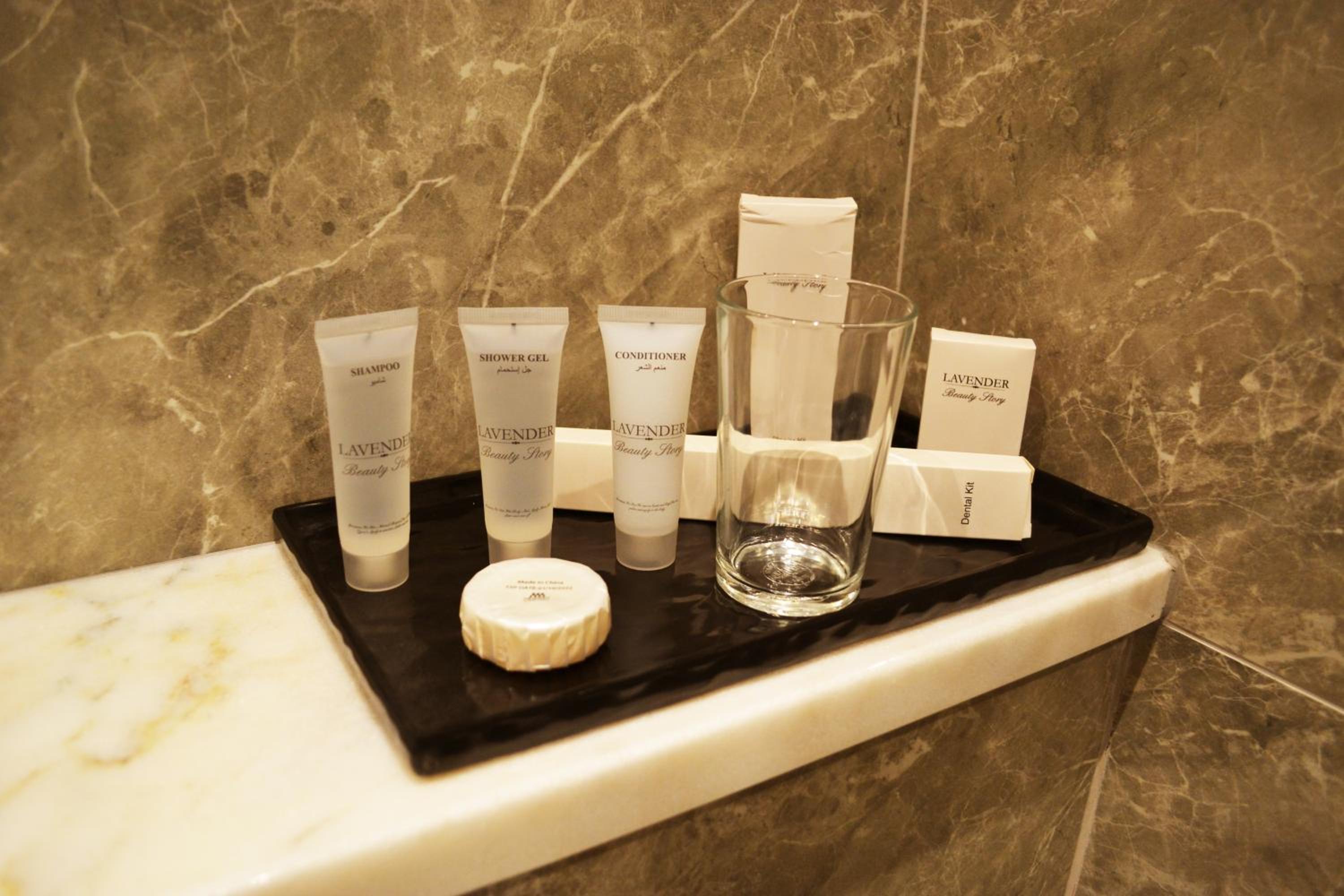 Executive Suite - Photo 15