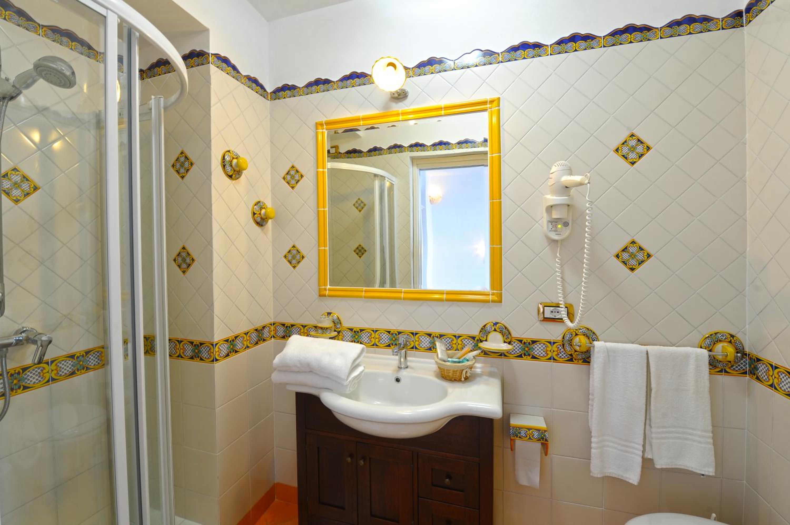 Double Room with Sea View photo 3