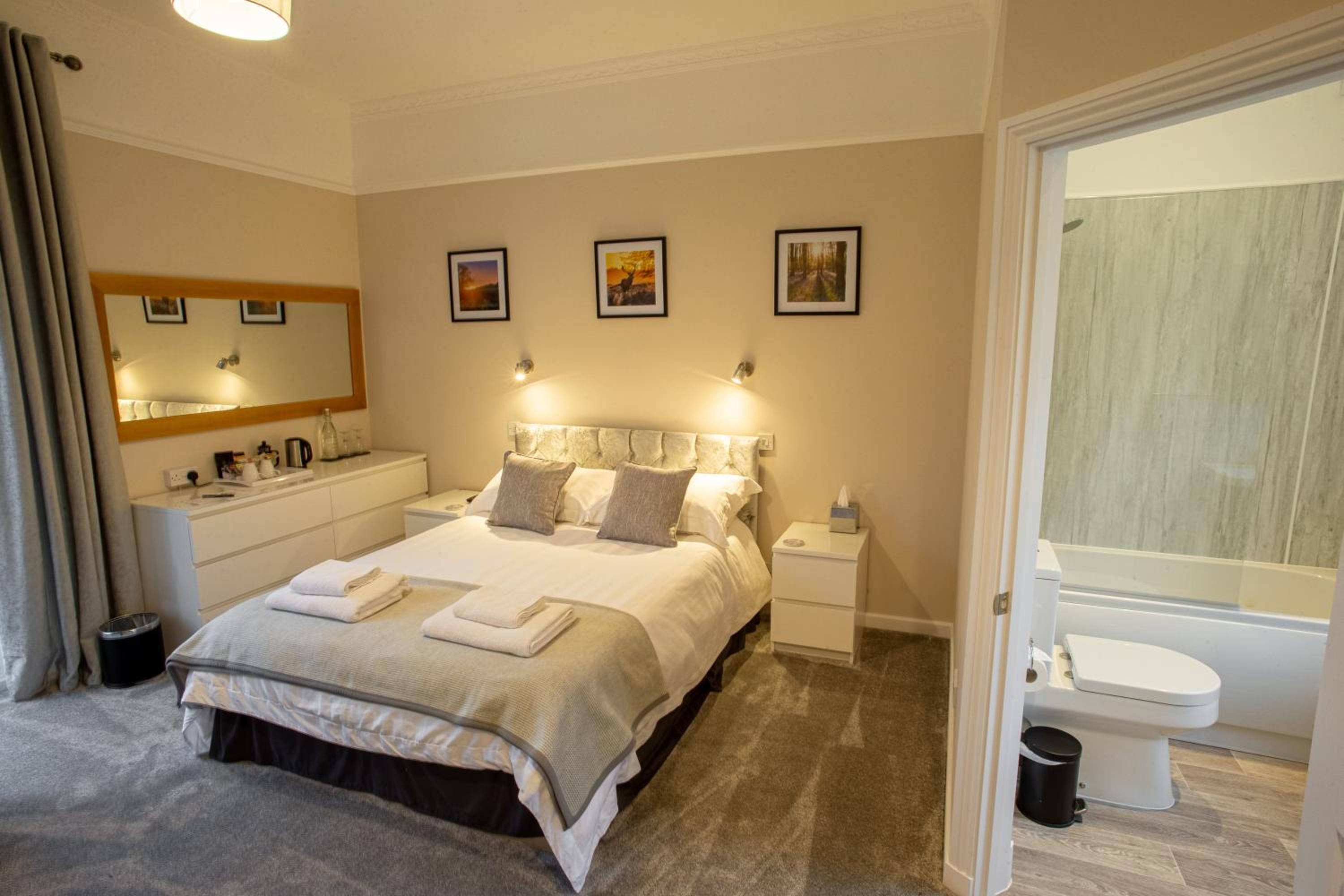 King Room With Balcony