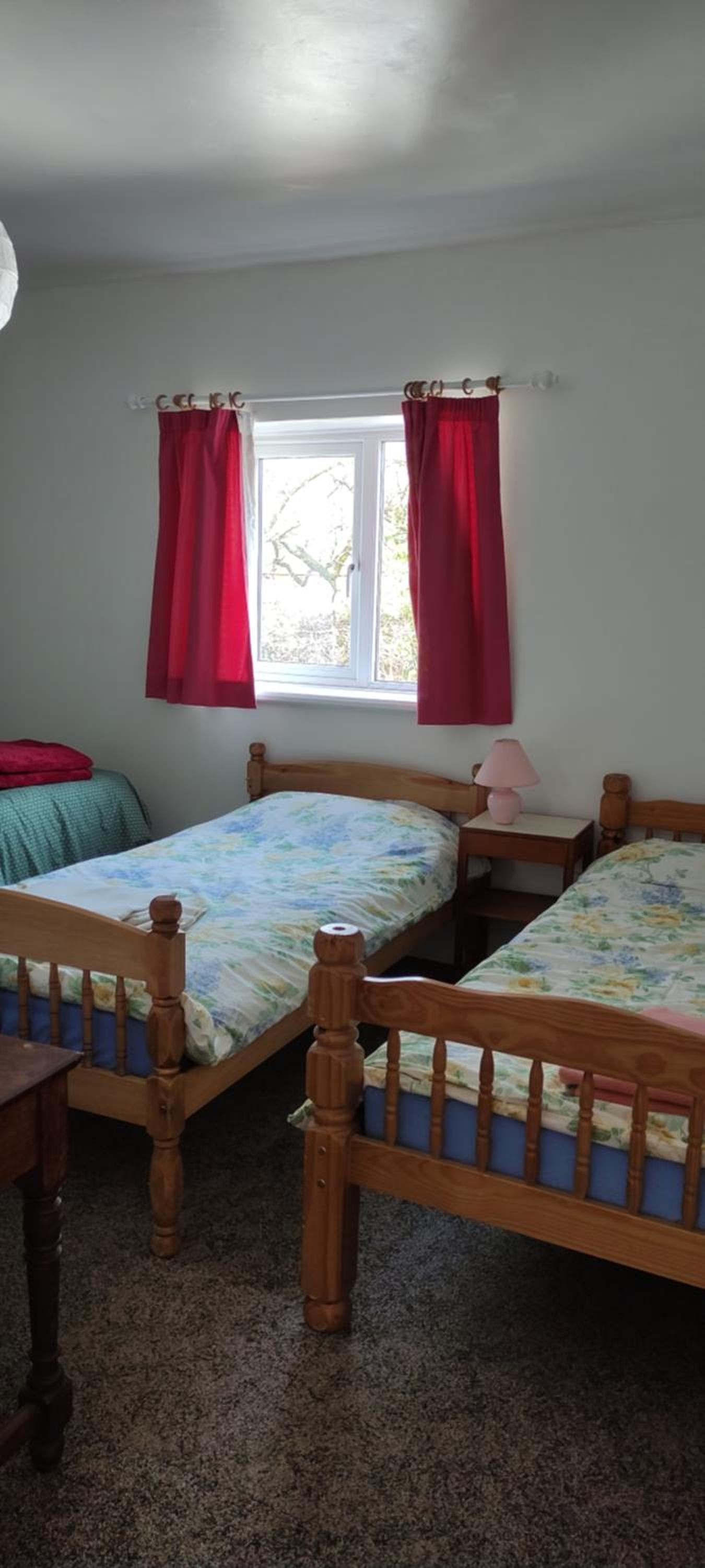 Economy Quadruple Room - Photo 3