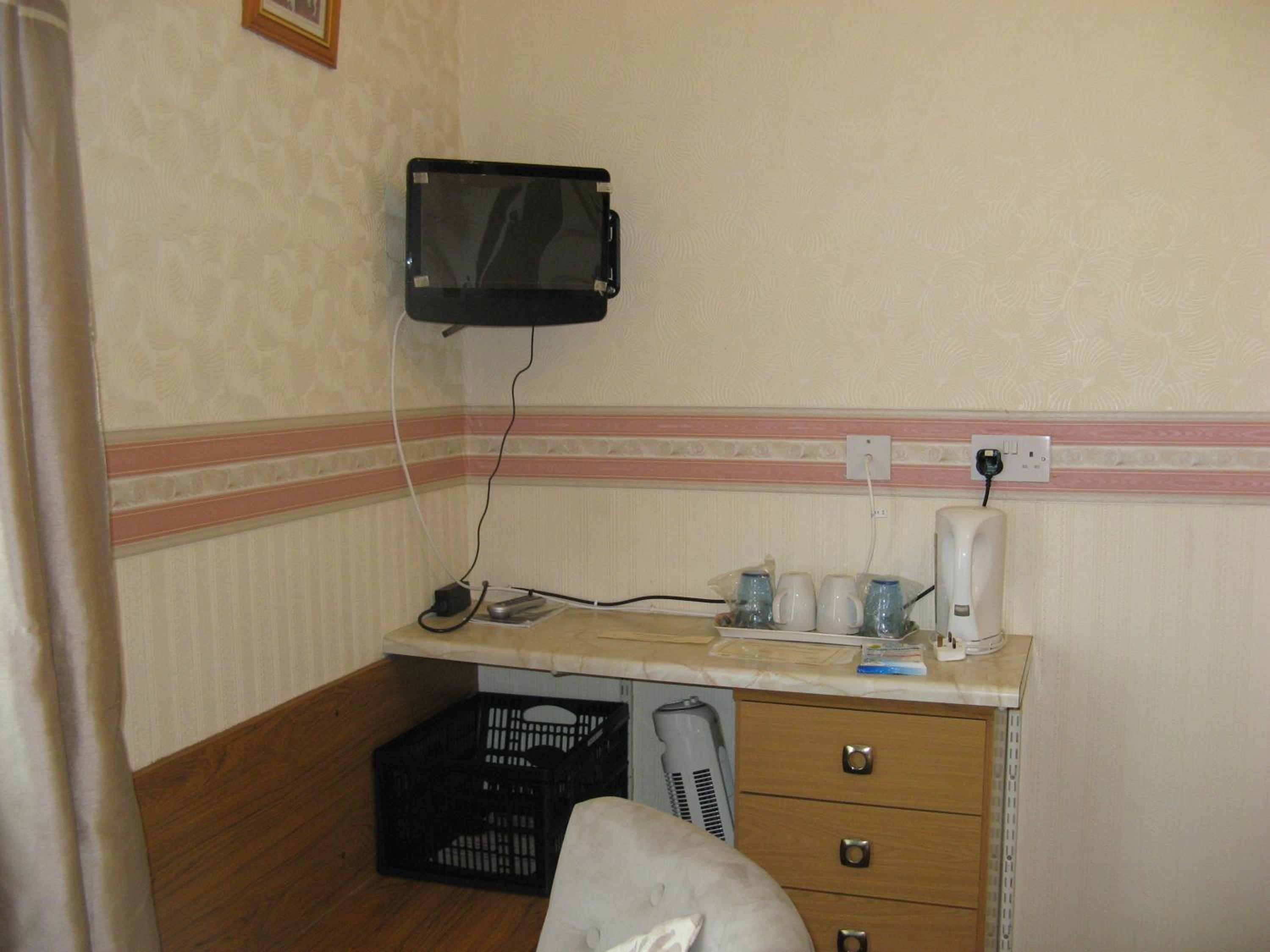 Double Room - Ensuite with Bath (Sea View) - Photo 3