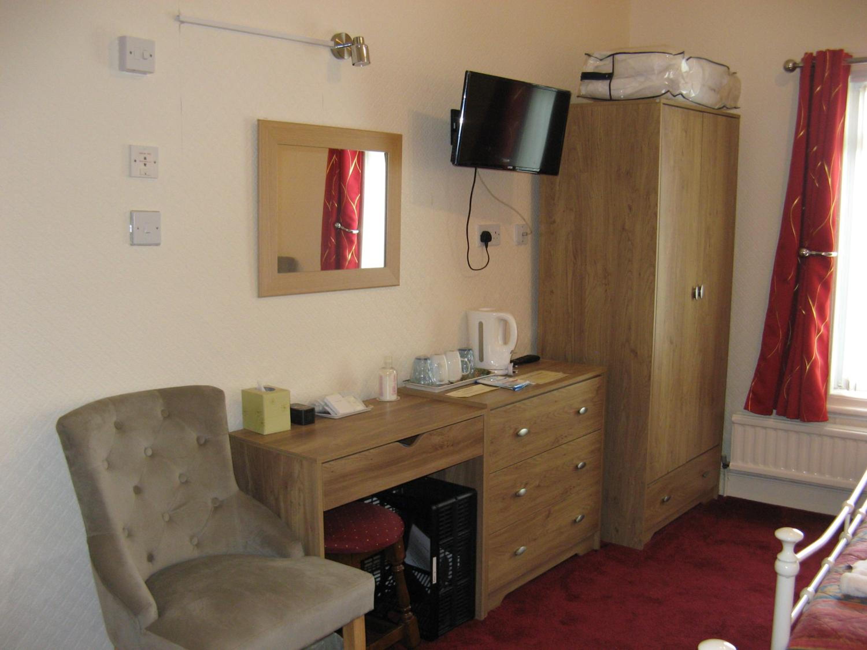 Family Room - Ensuite with Bath (Sea View) - Photo 6