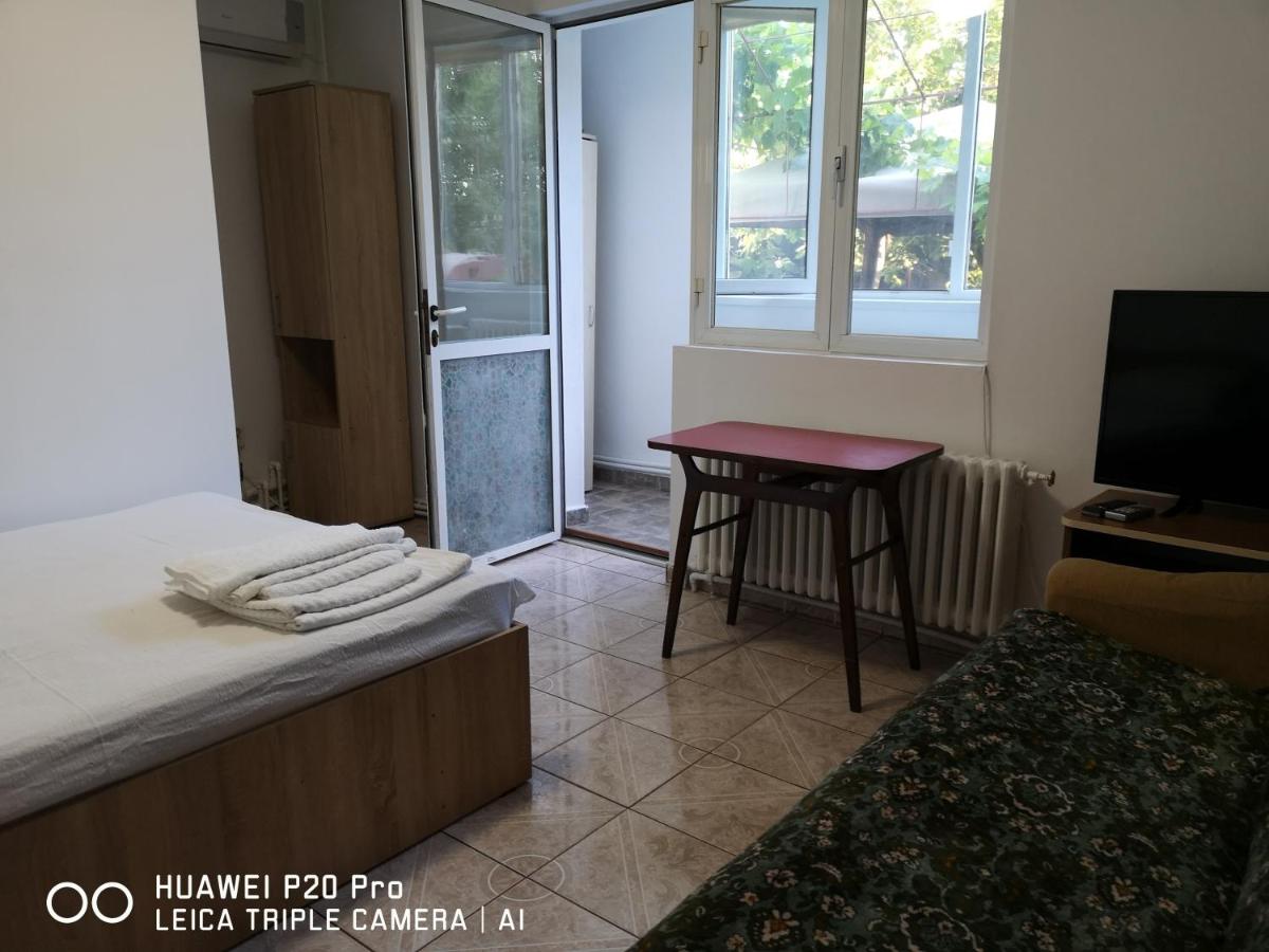 Family Room with Balcony photo 2