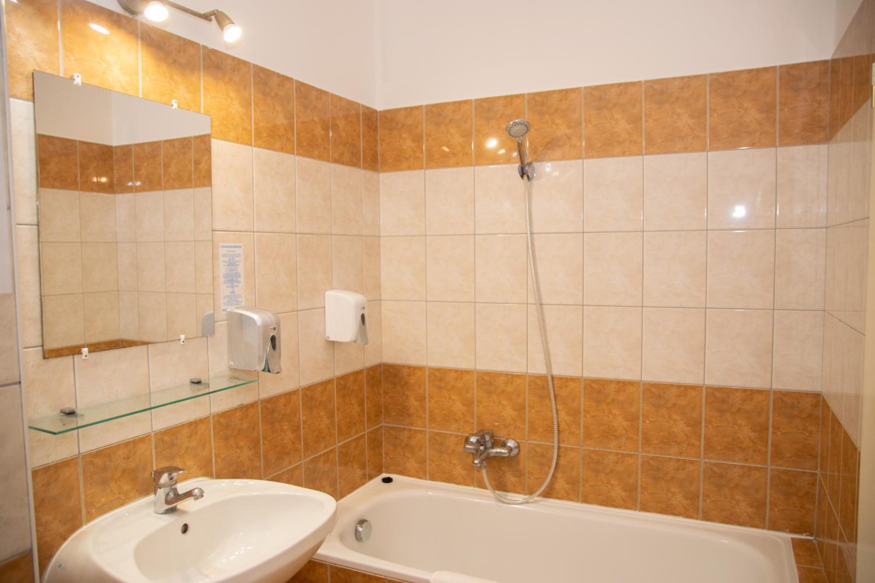 Triple Room - Photo 2