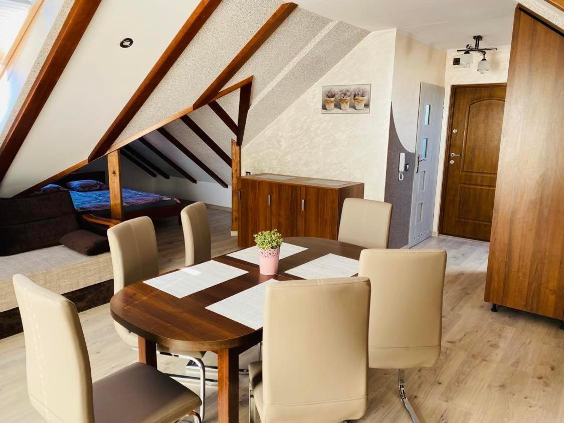 One-Bedroom Apartment with Balcony photo 1