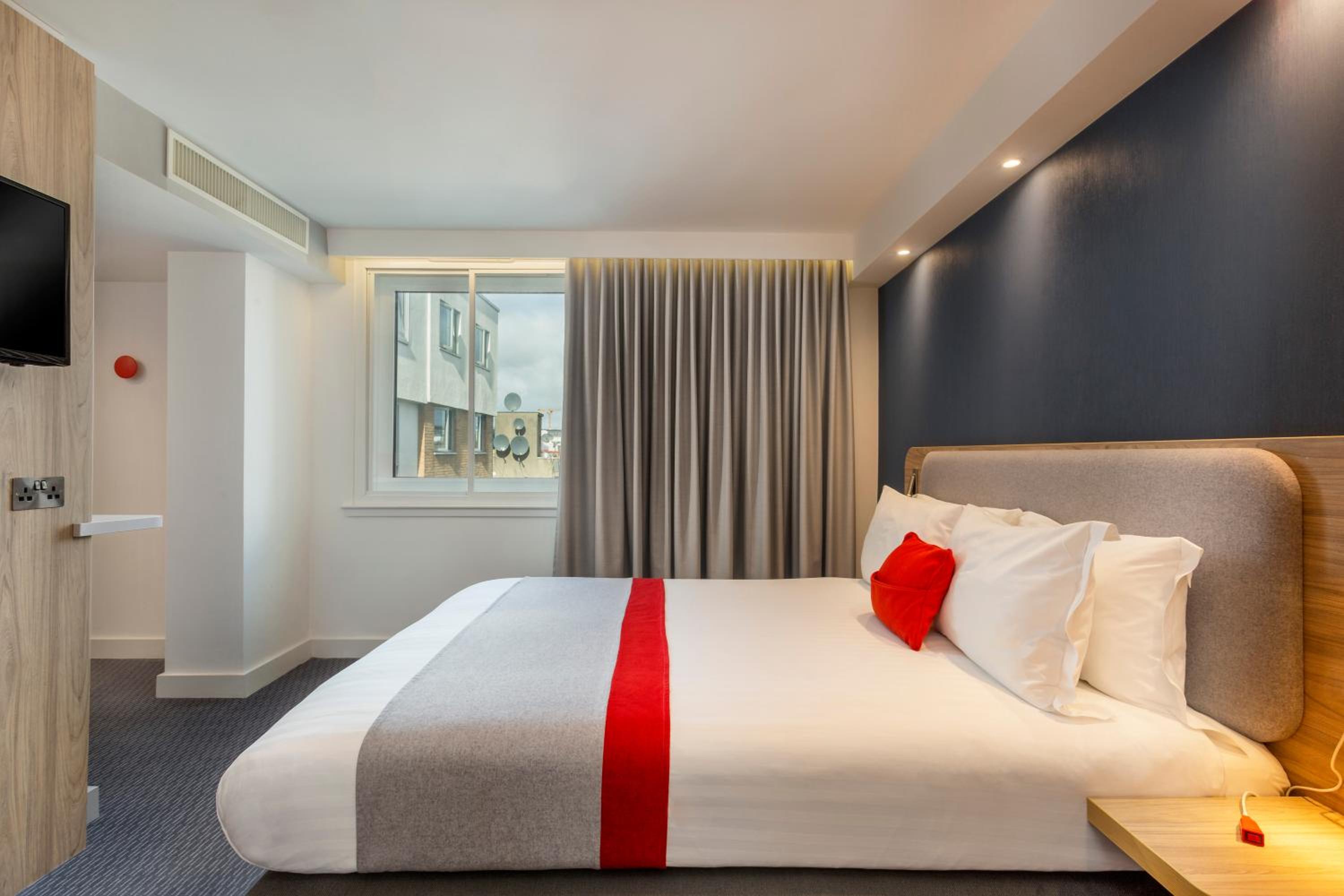 Standard Double Room with Free Hot Breakfast - Photo 20