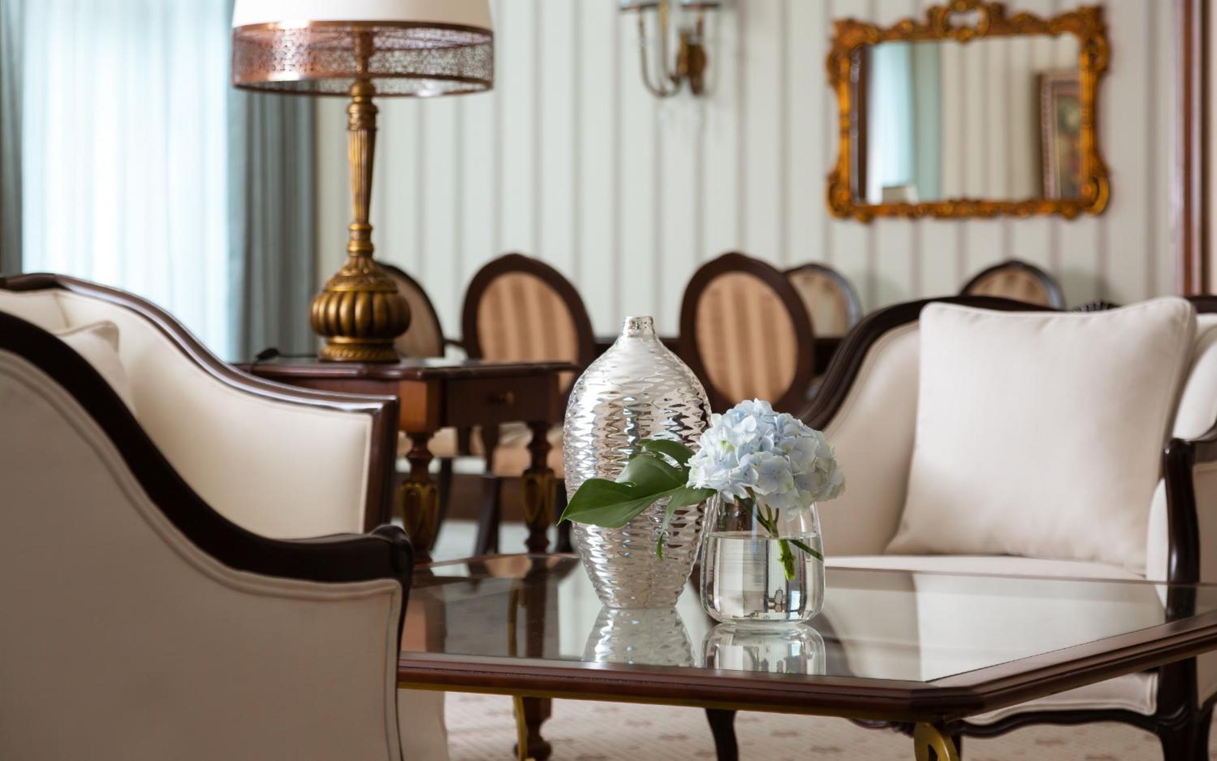 Executive Suite - Photo 10