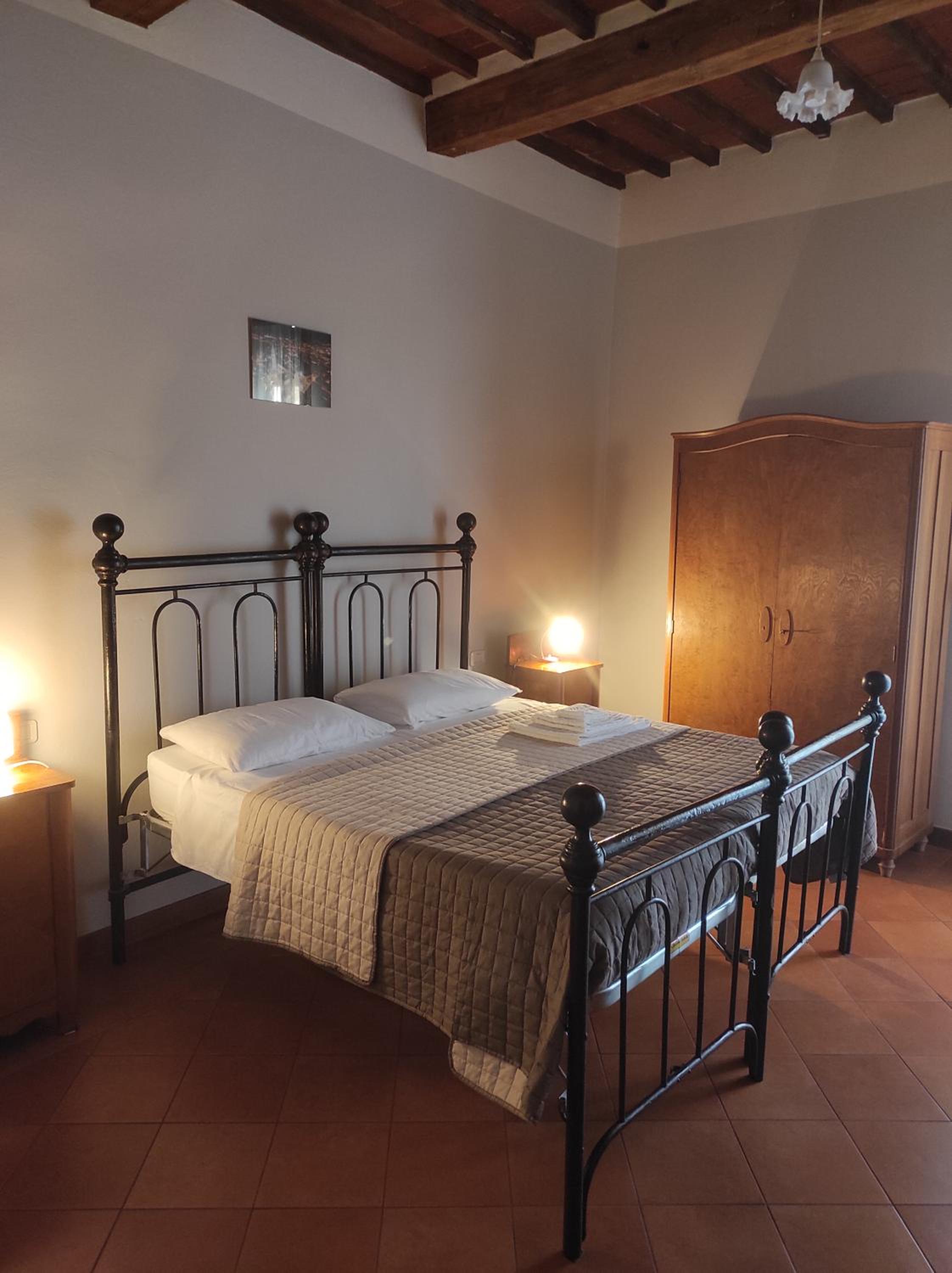 One-Bedroom Apartment - Photo 1