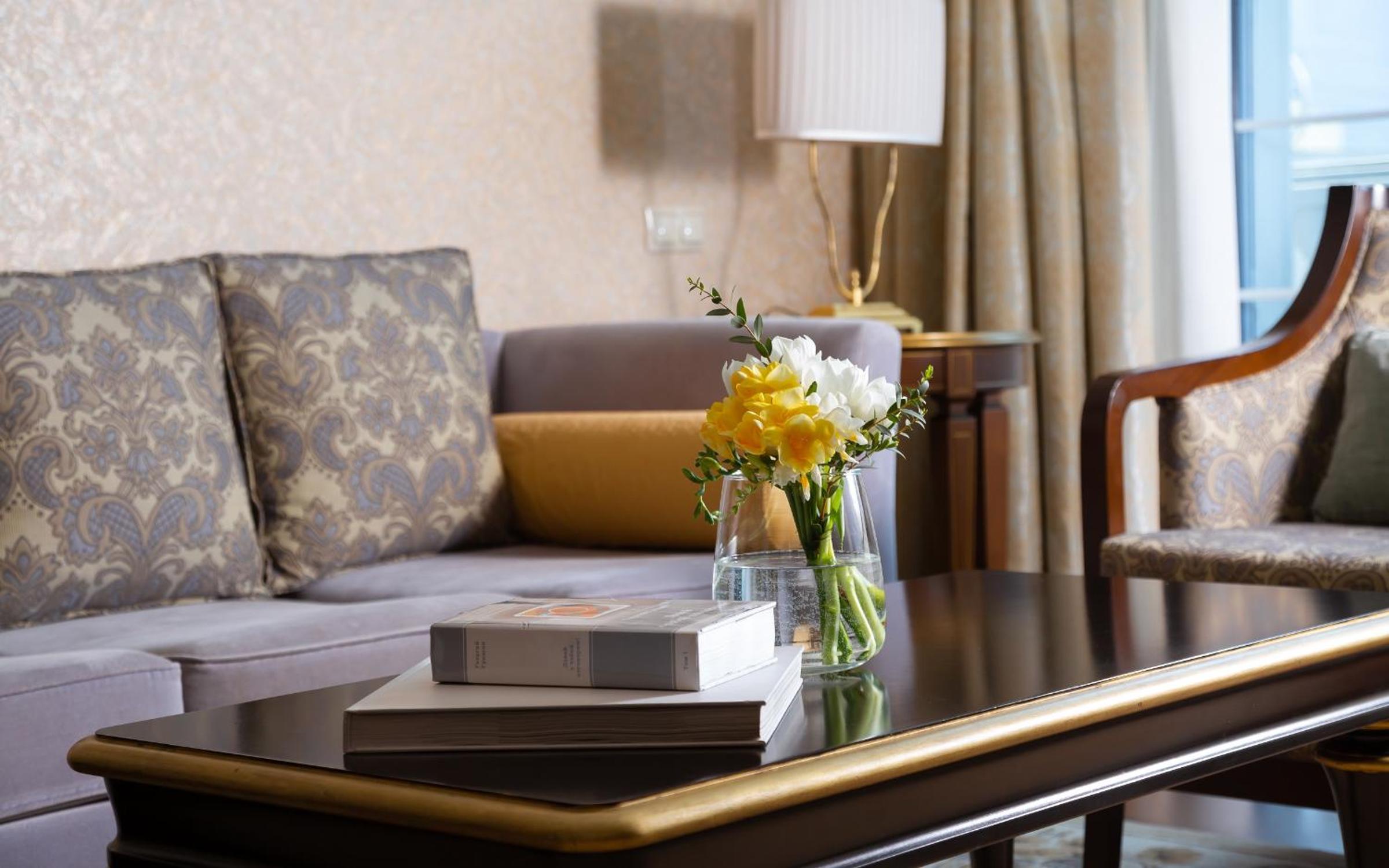 Deluxe Suite - Photo 6