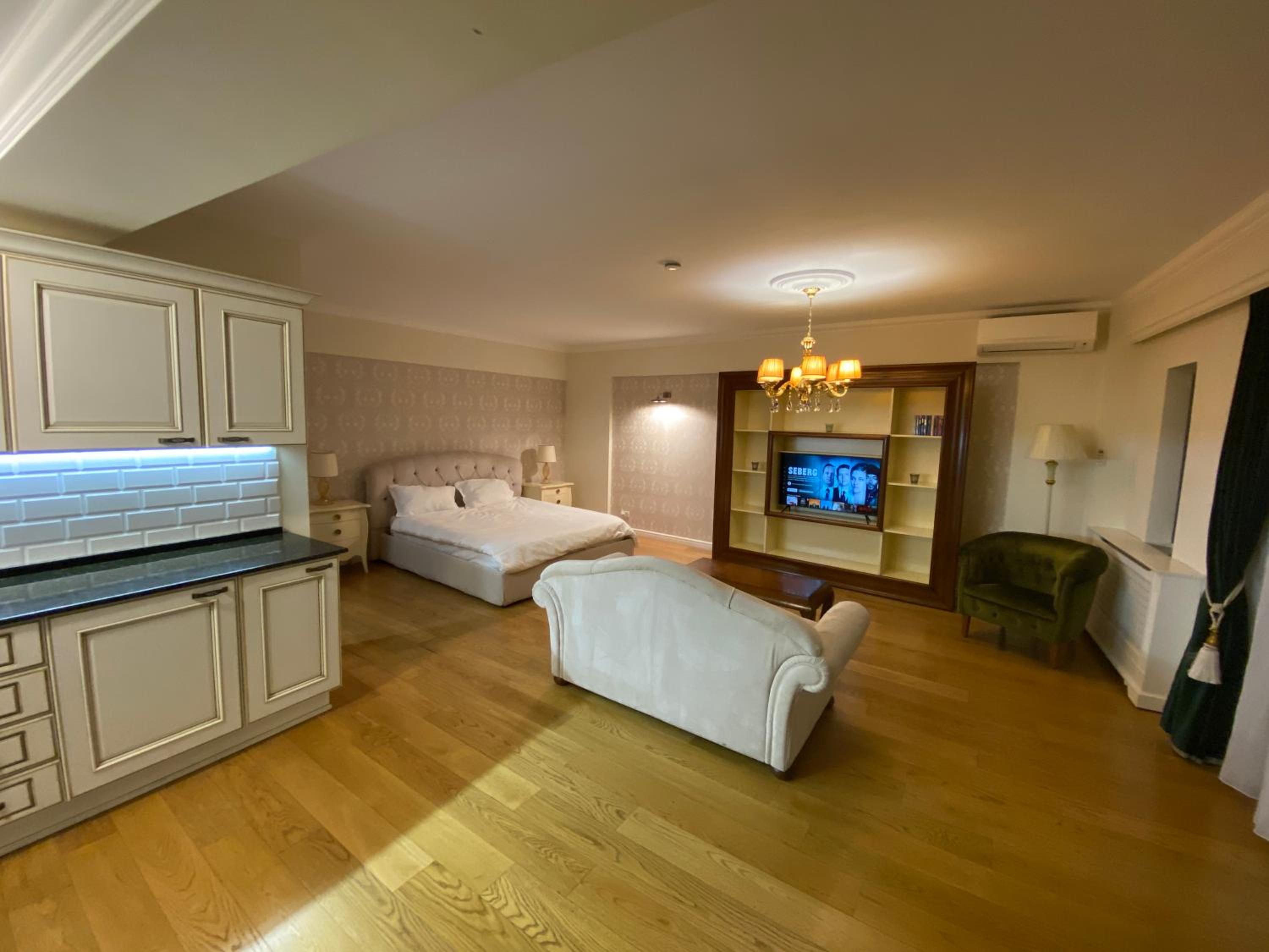 One-Bedroom Apartment - Photo 1