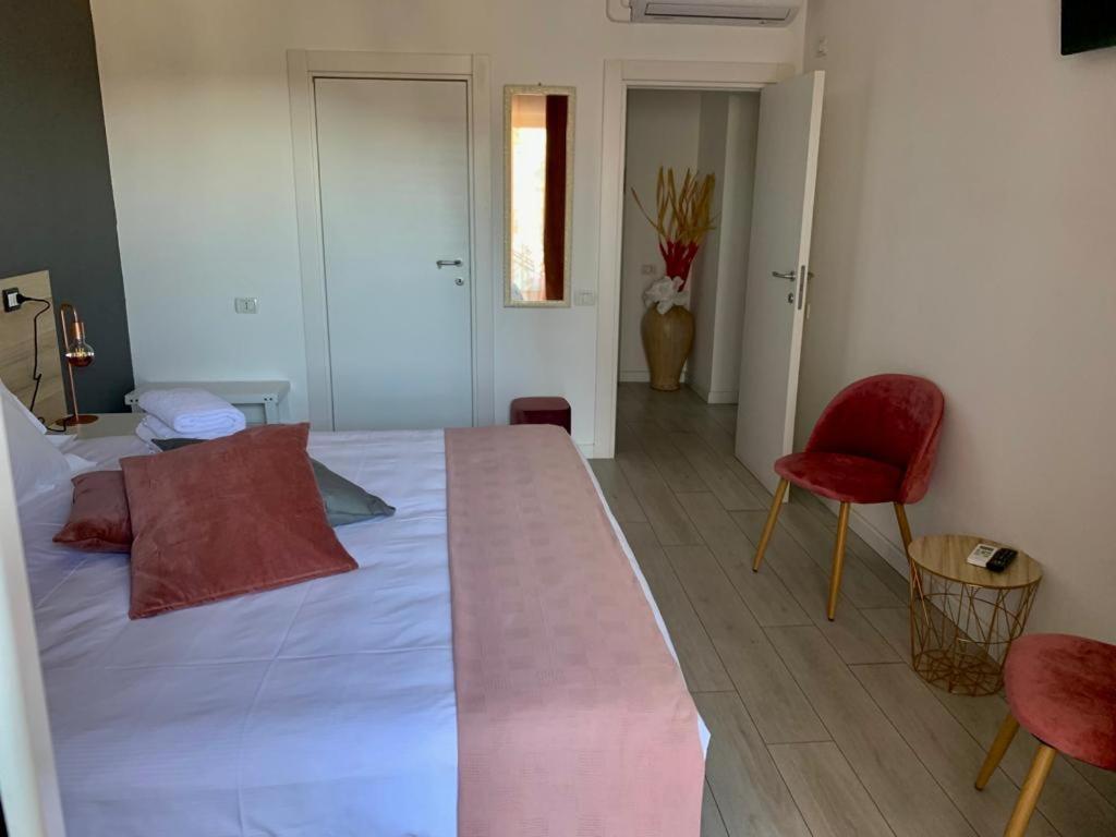 Deluxe Double or Twin Room with Balcony photo 2