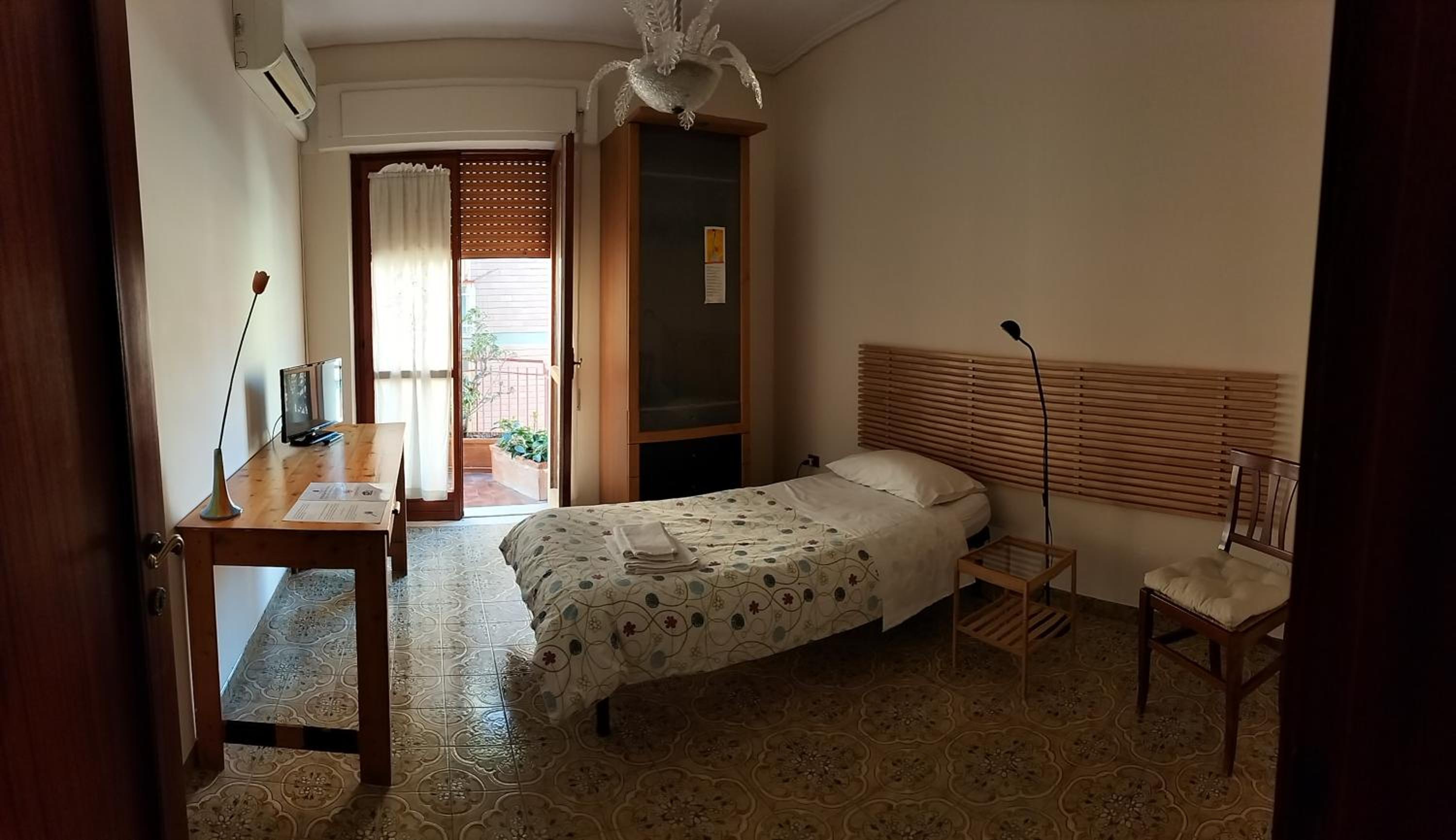 Single Room with Private External Bathroom