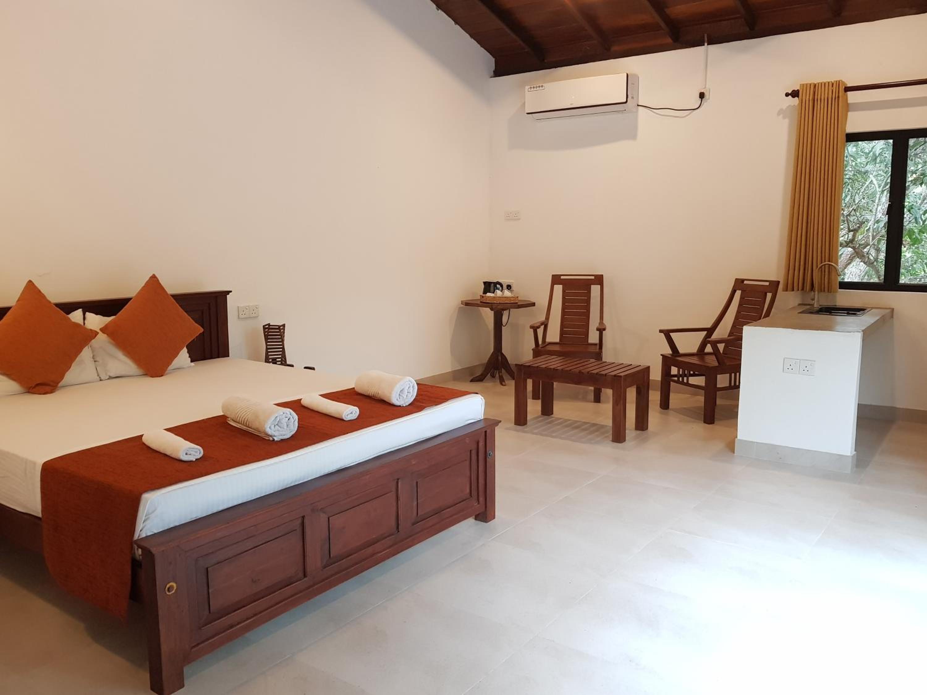 King Room with Pool View photo 2