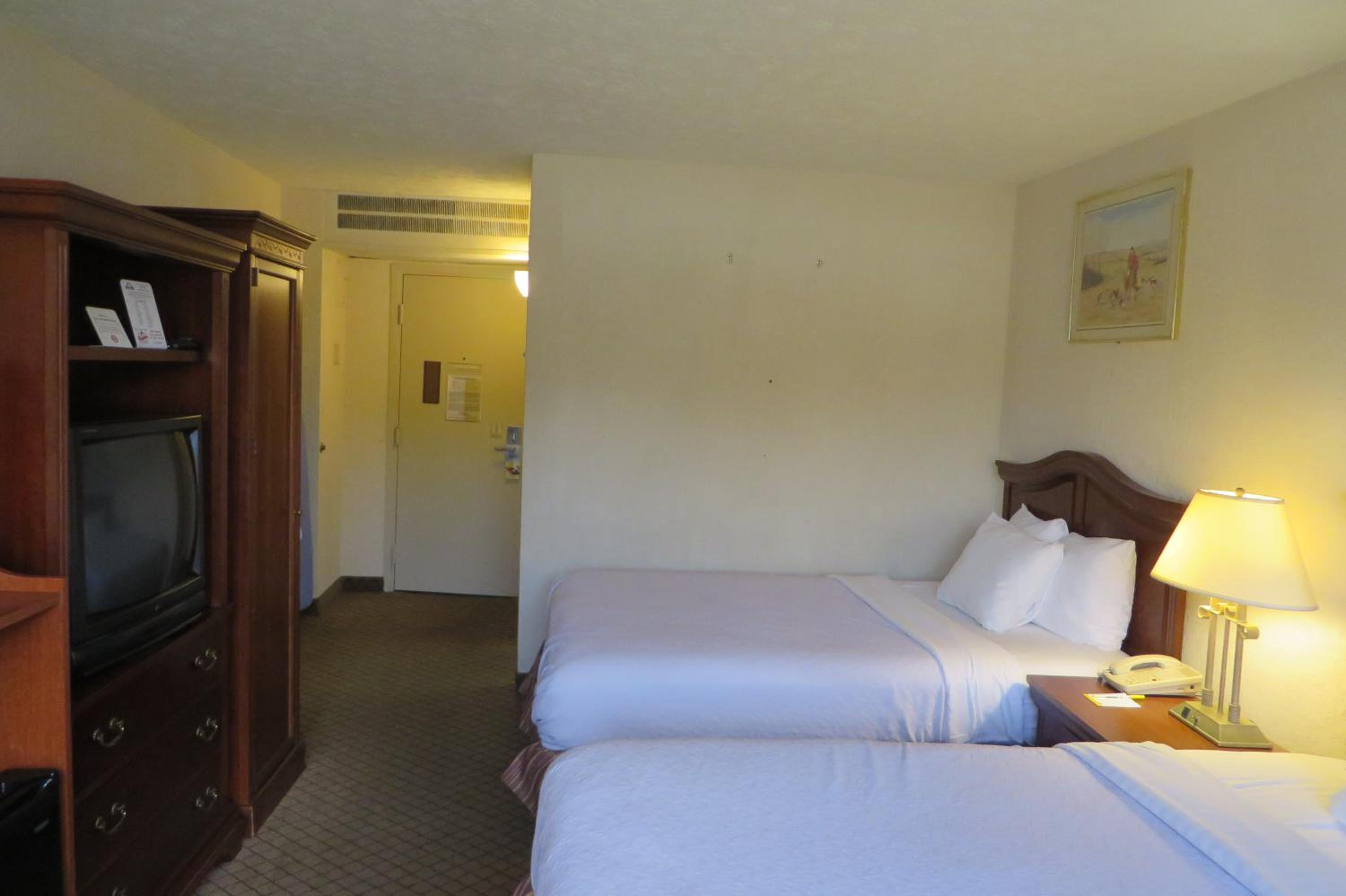 Superior Double Room With Two Double Beds - Non-Smoking - Photo 6