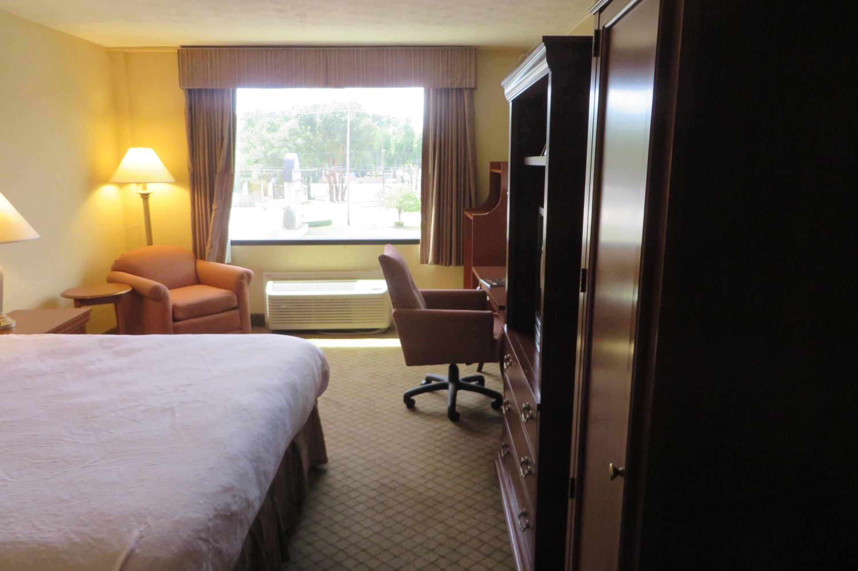 Superior King Room - Non-Smoking - Photo 3