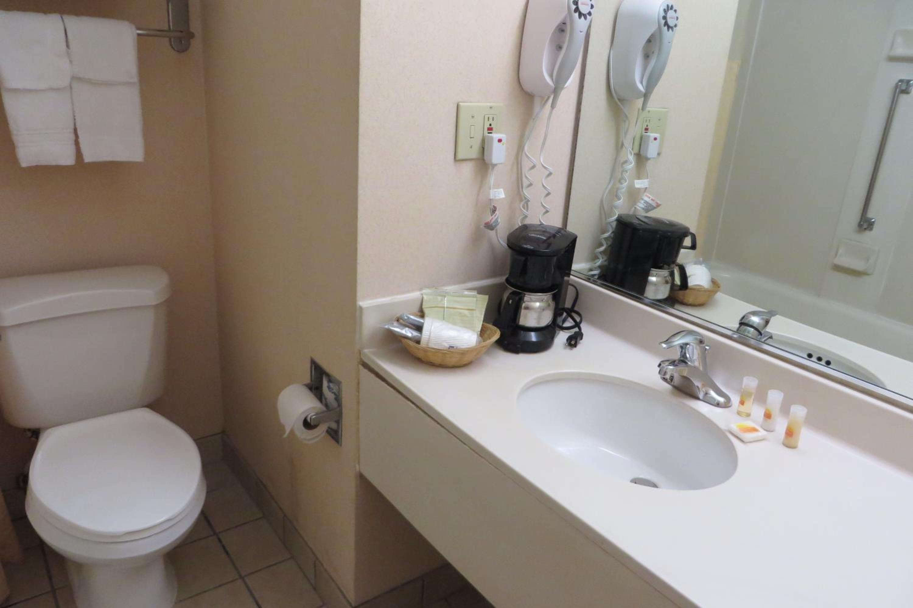 Superior King Room - Non-Smoking - Photo 8