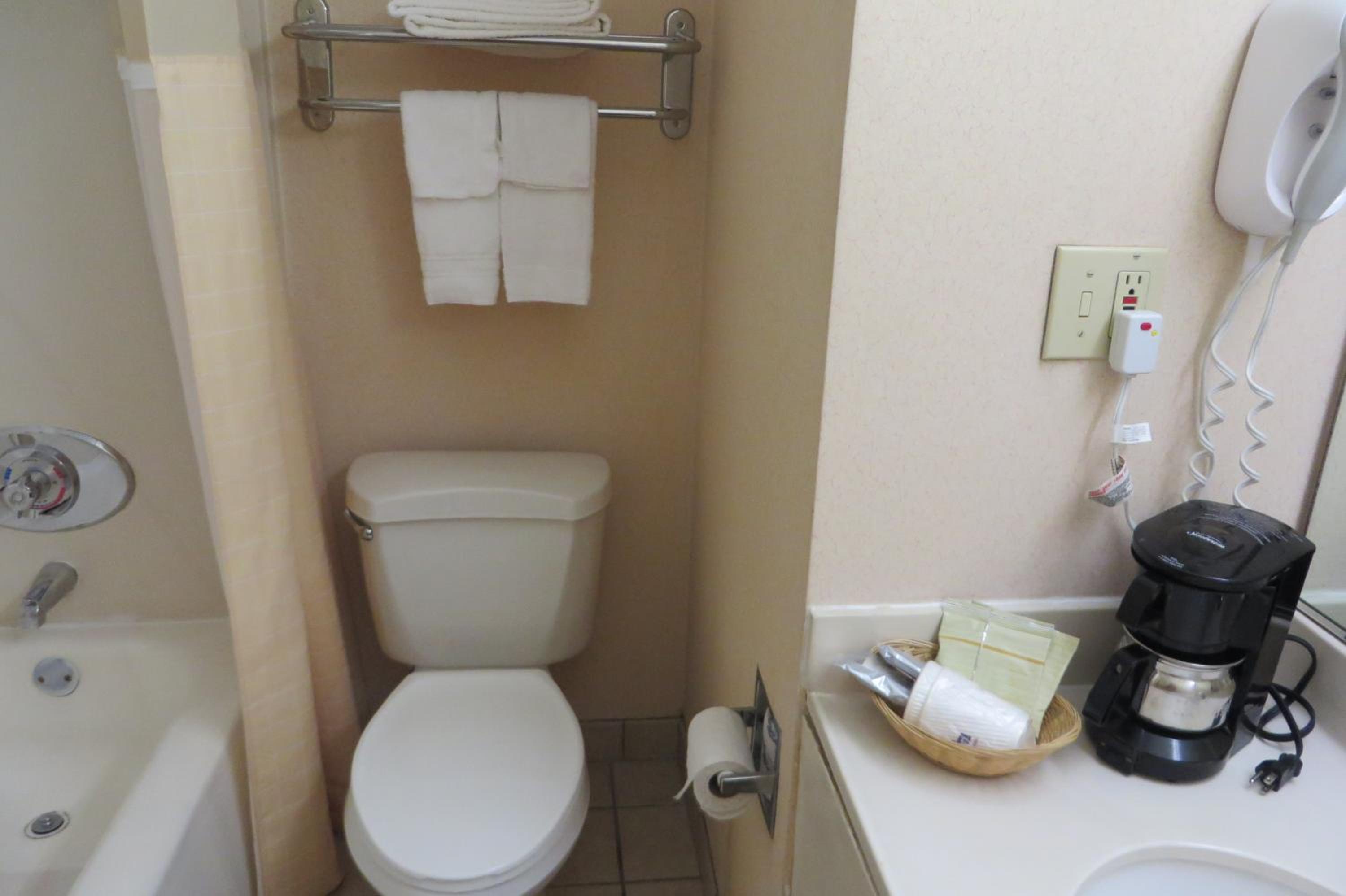 Superior King Room - Non-Smoking - Photo 9