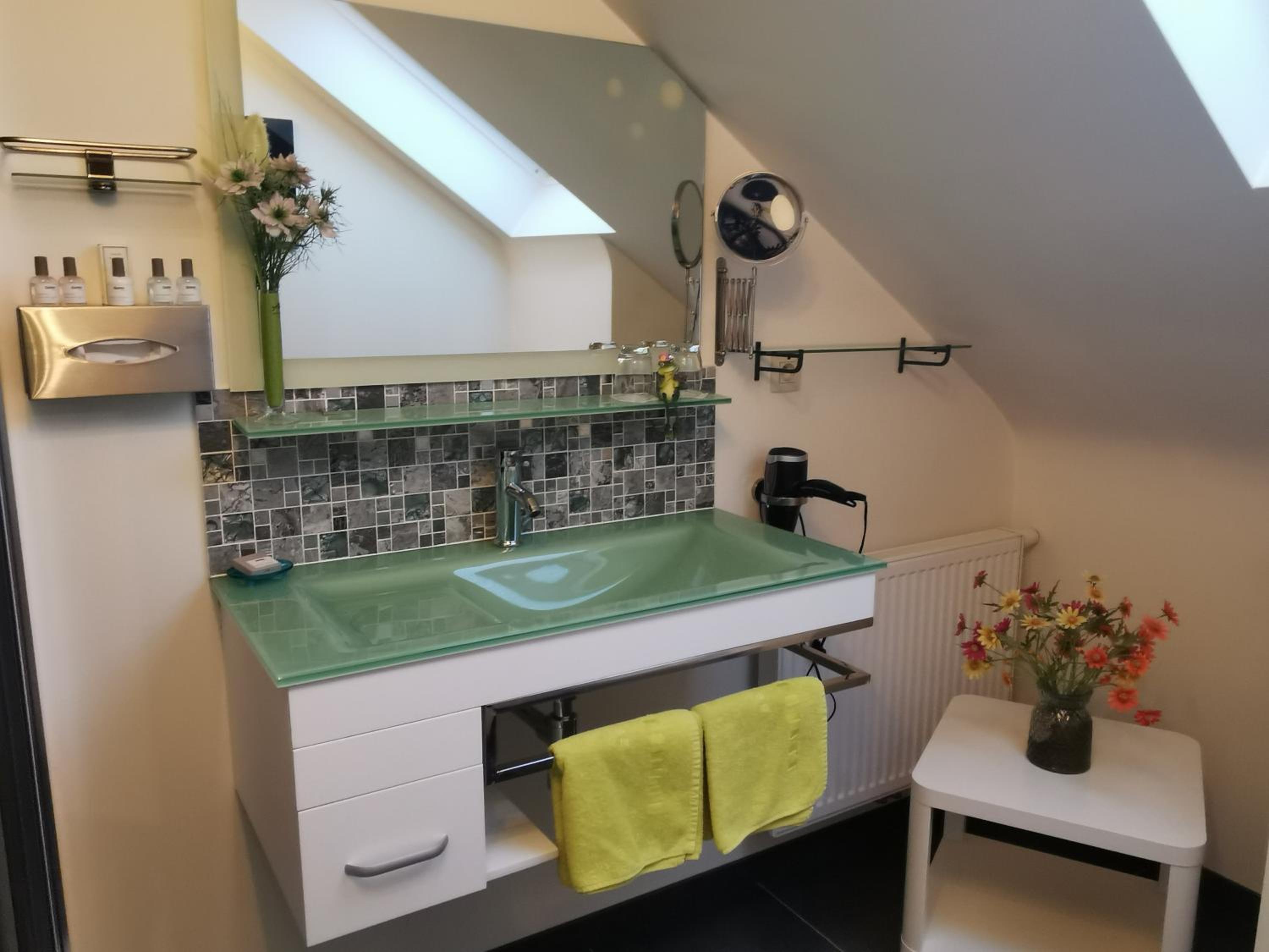 Single Room photo 2